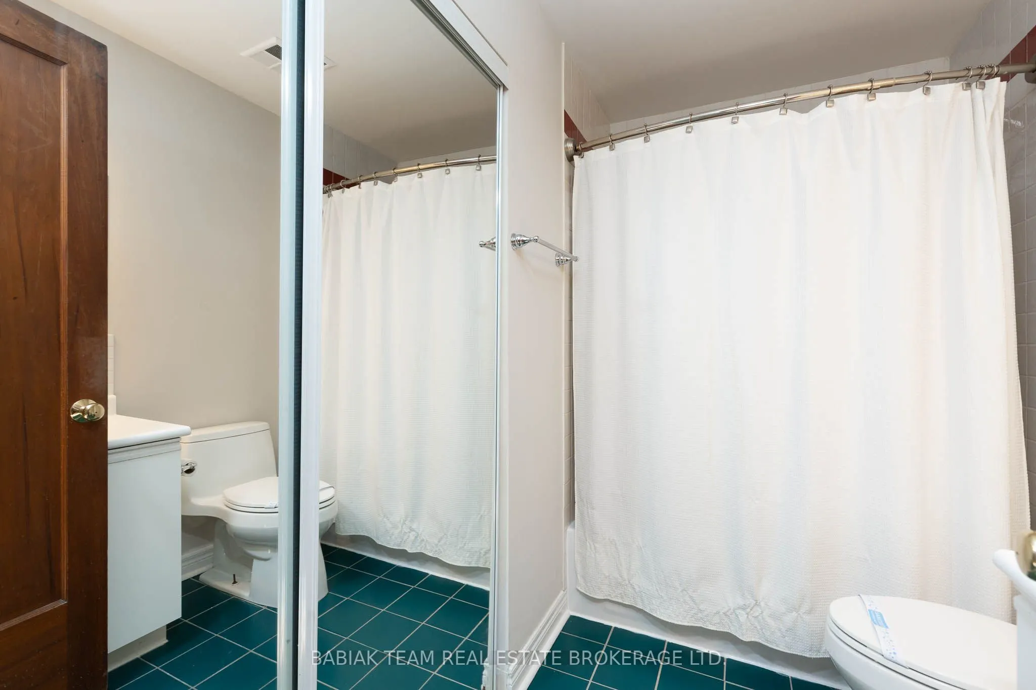 228 St. George Street #5