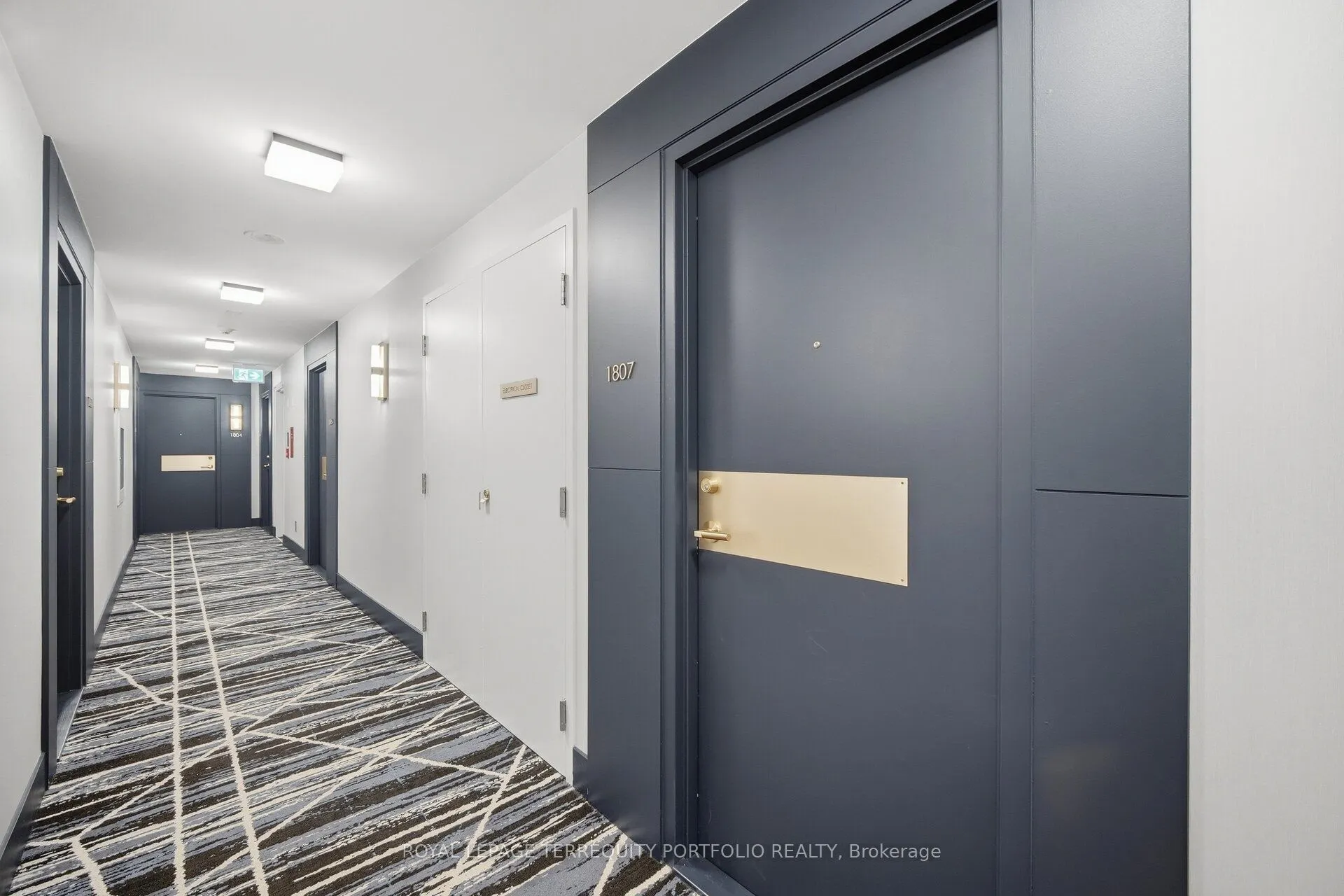 18 Yonge Street #1807