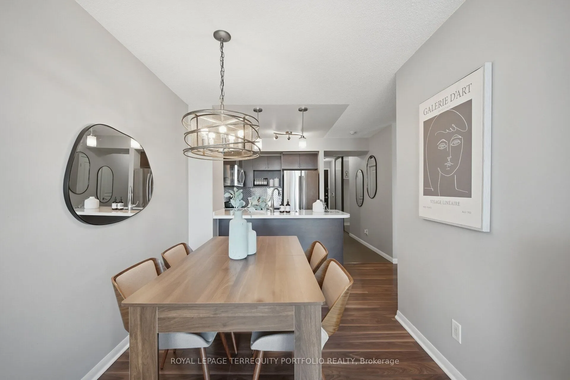 18 Yonge Street #1807