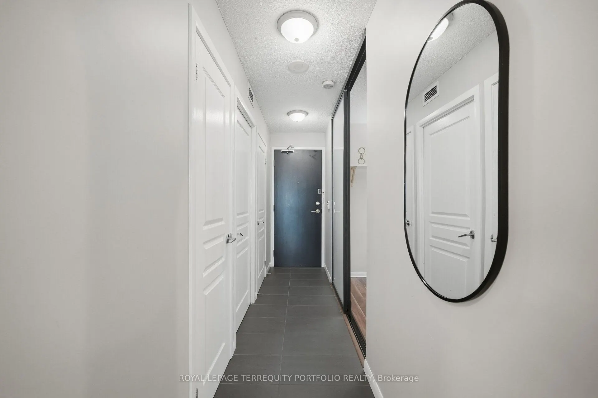 18 Yonge Street #1807