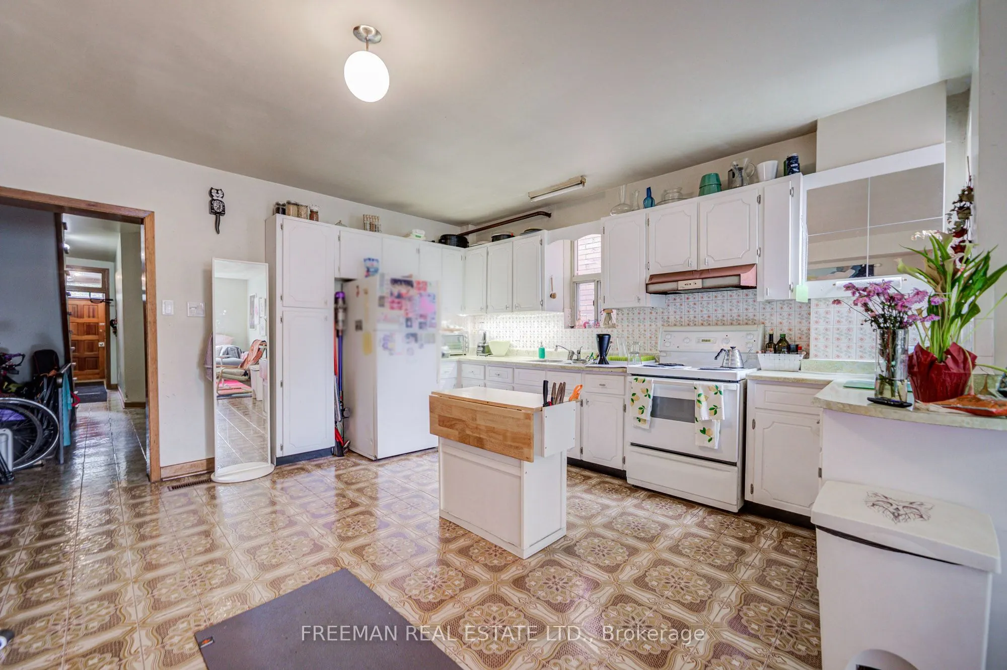 492 Manning Avenue