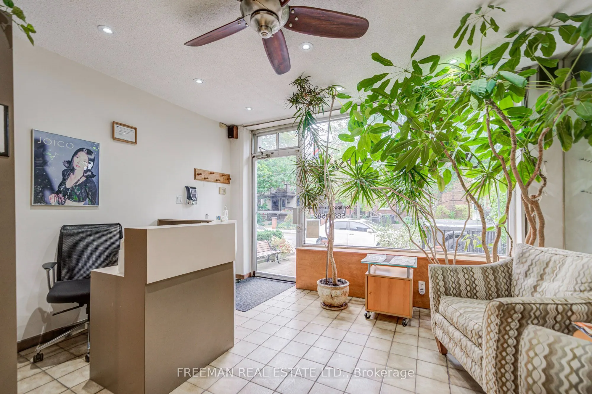 492 Manning Avenue