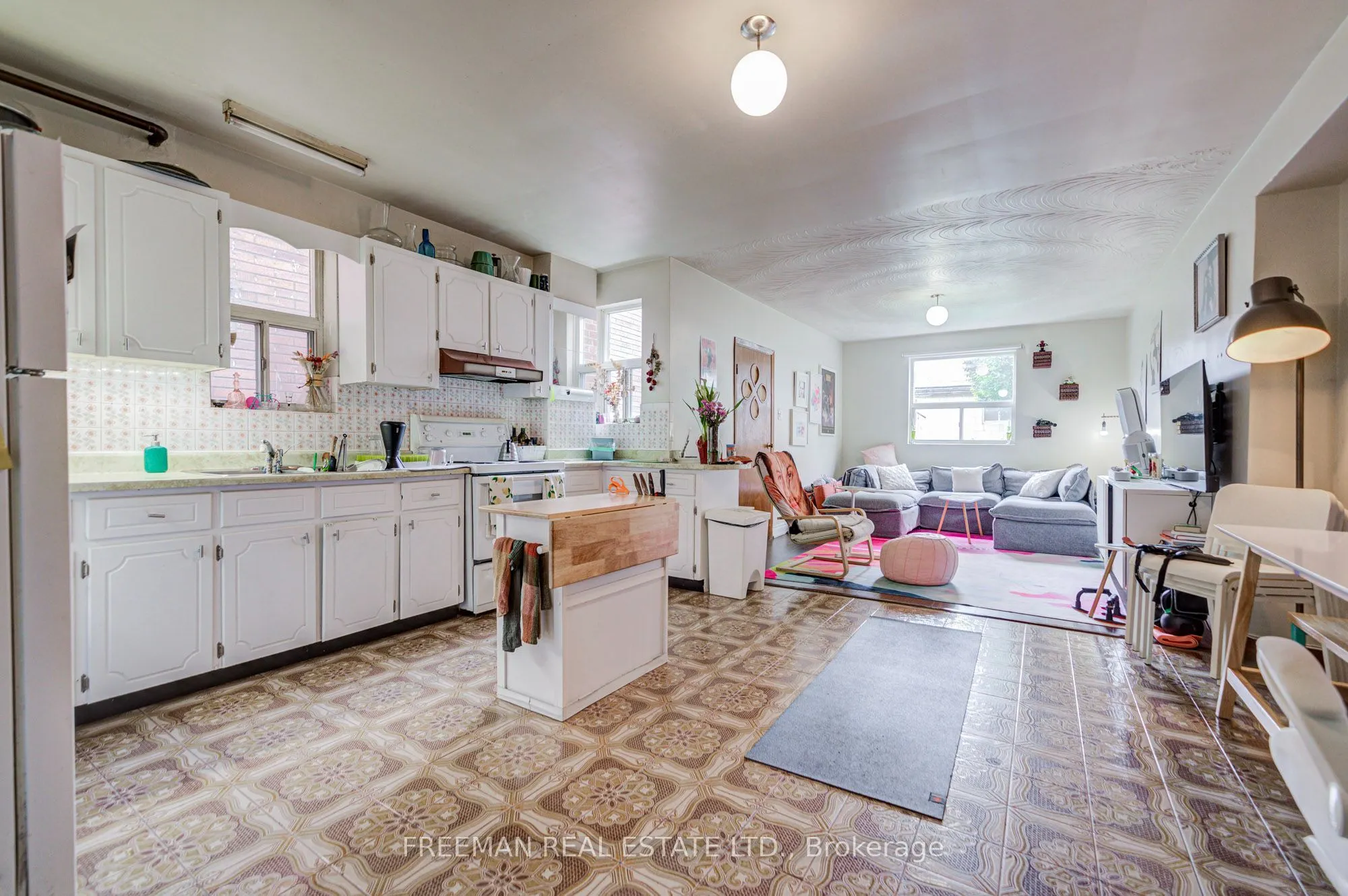 492 Manning Avenue