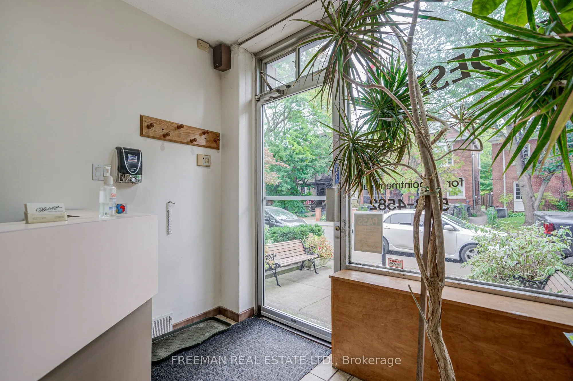 492 Manning Avenue
