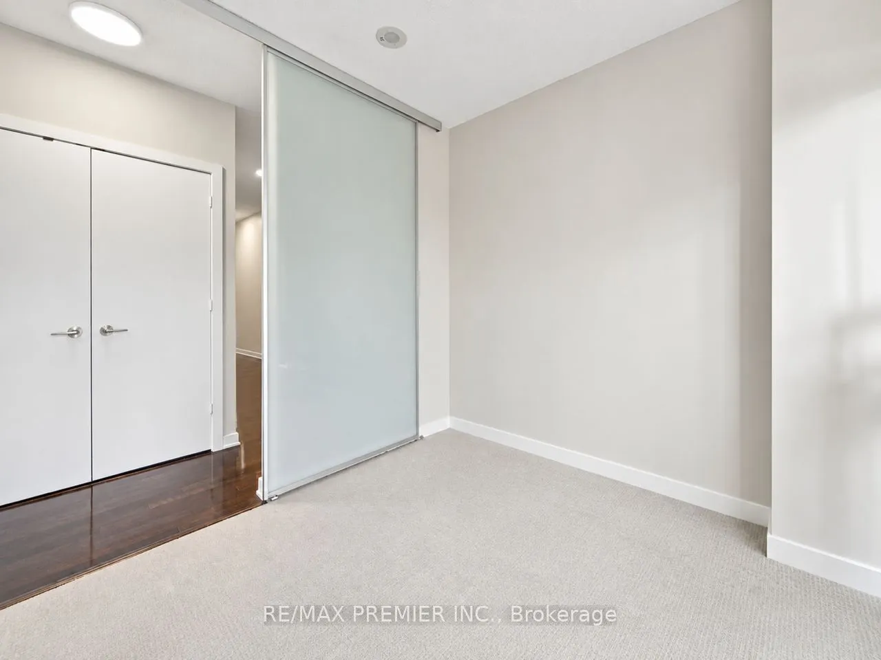 33 Charles Street E #1405