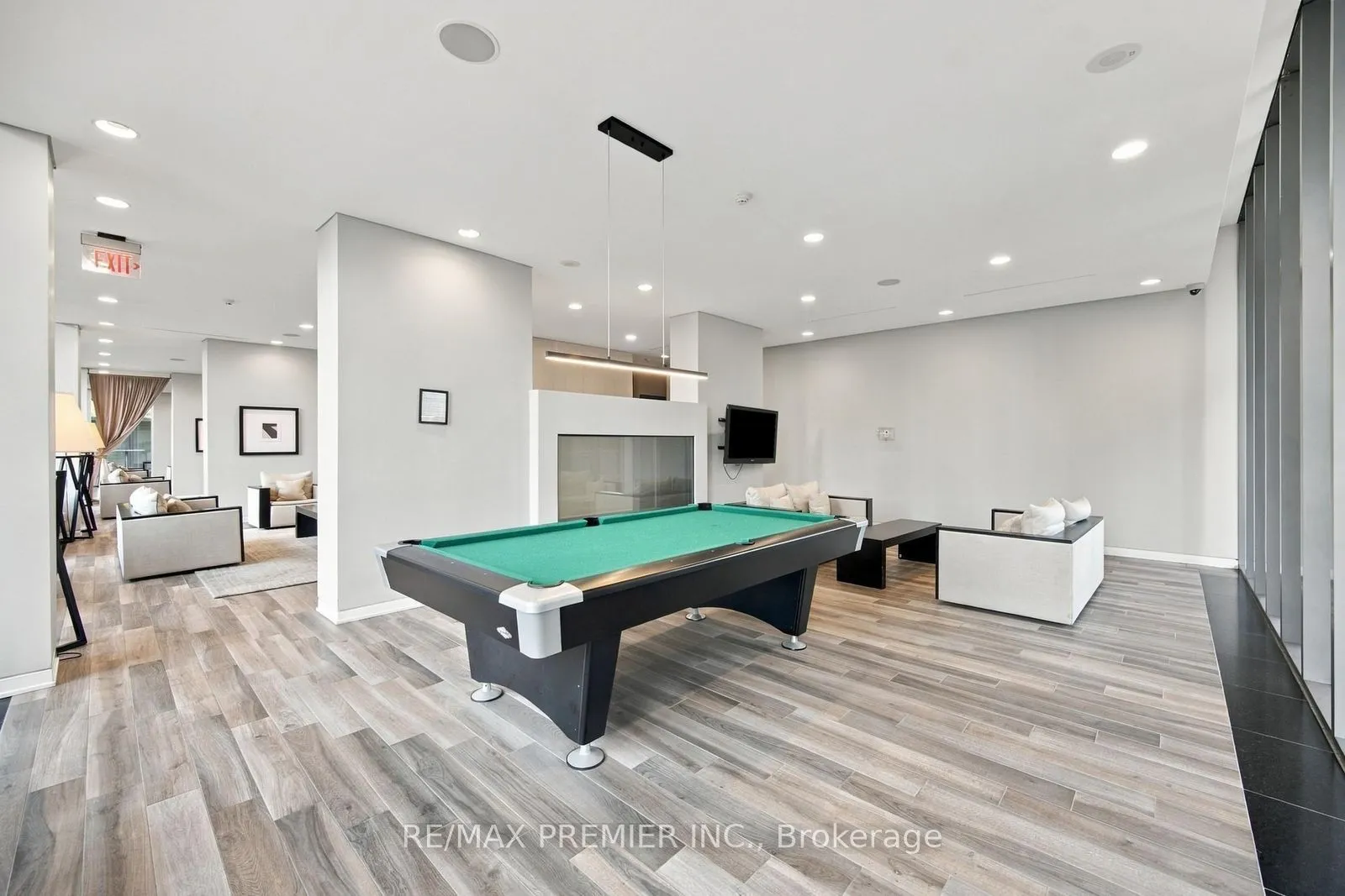 33 Charles Street E #1405