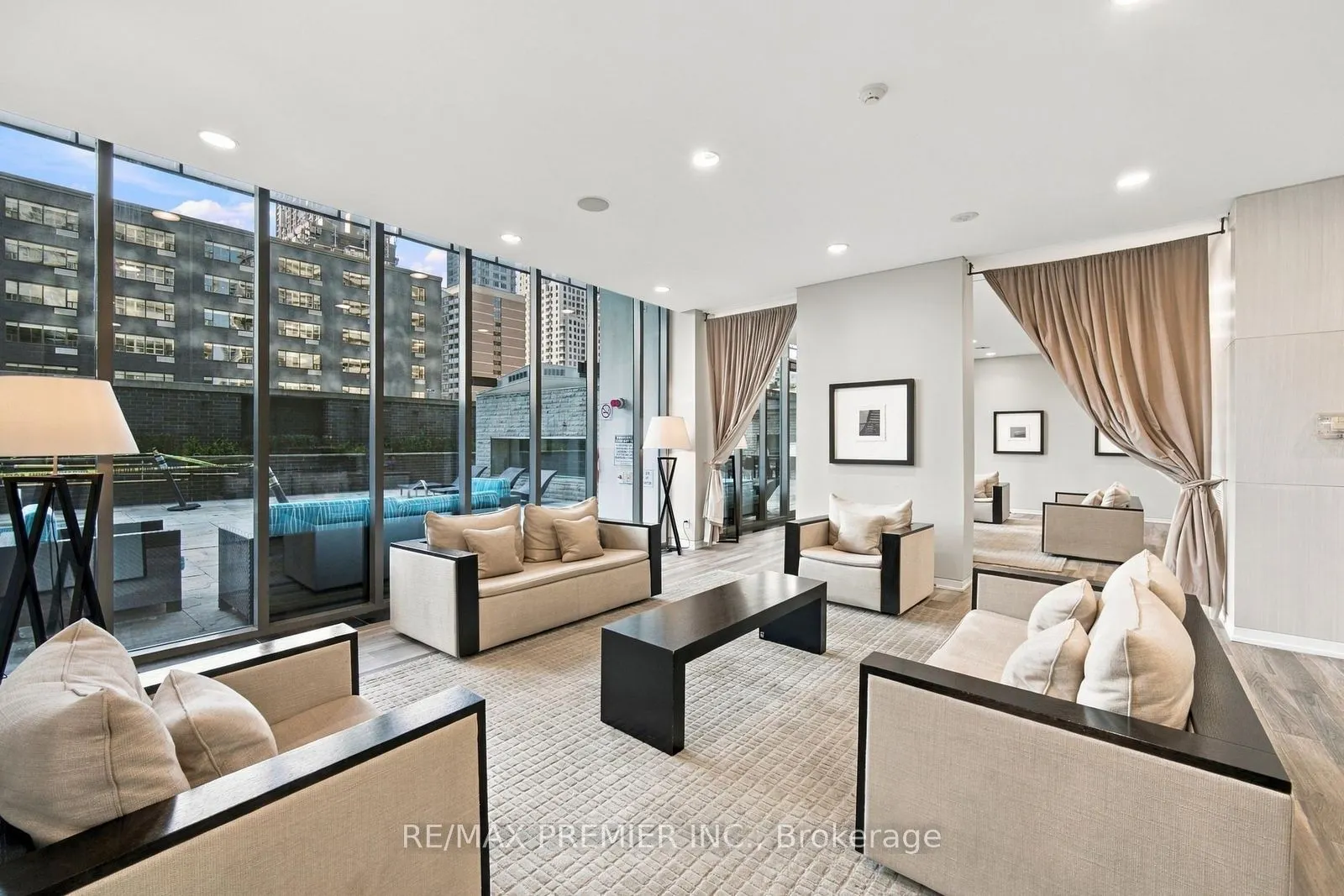 33 Charles Street E #1405
