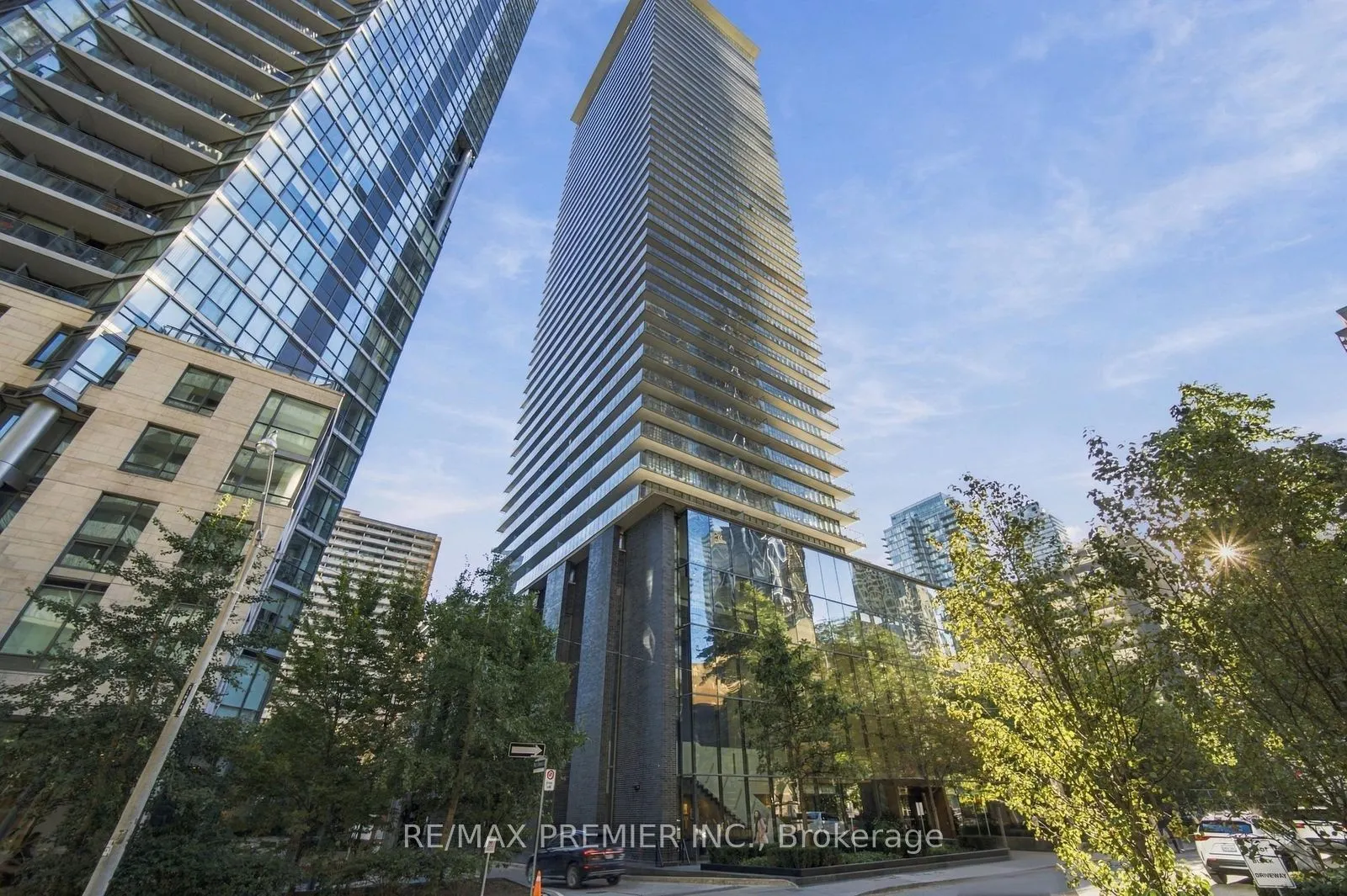 33 Charles Street E #1405