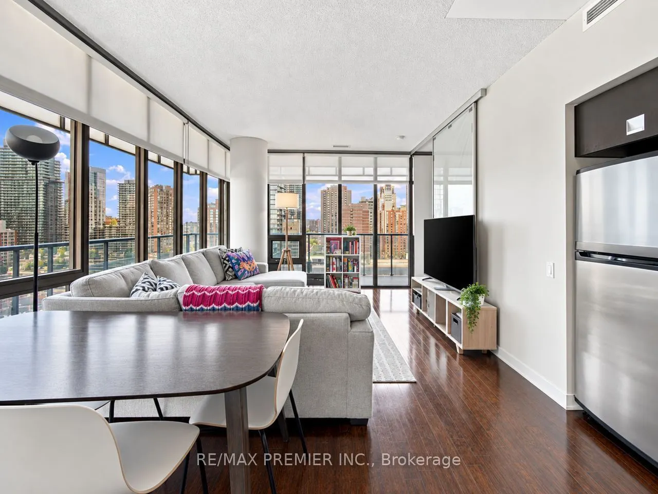 33 Charles Street E #1405