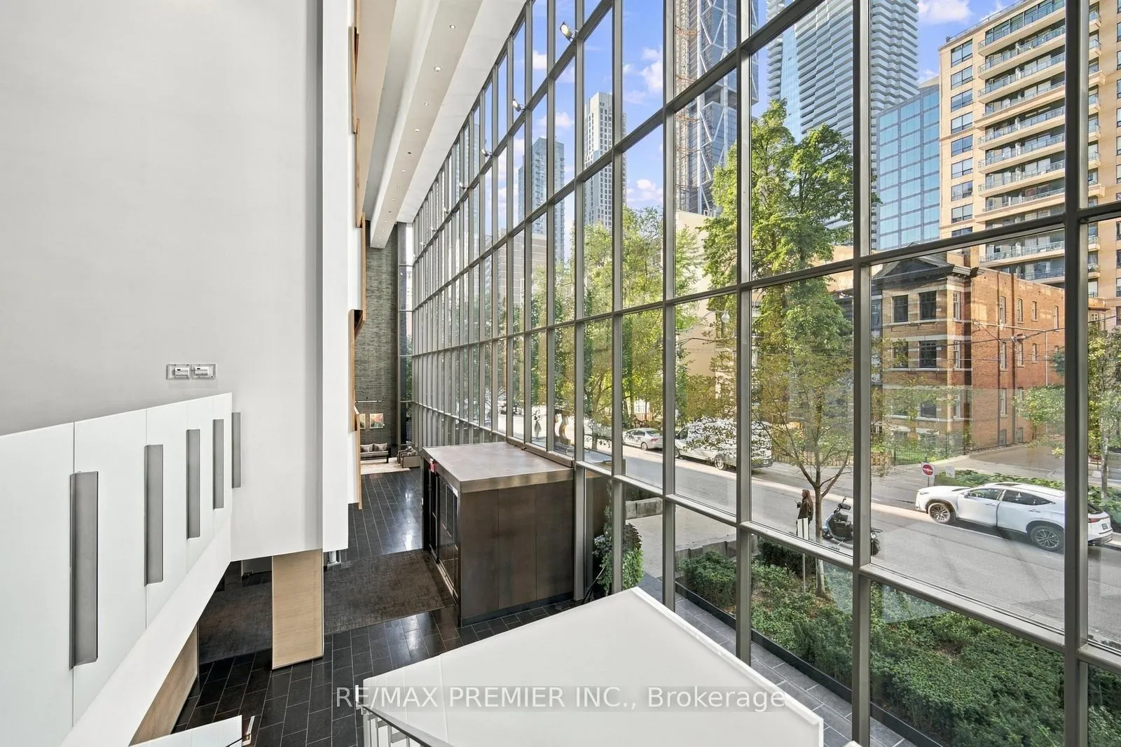 33 Charles Street E #1405