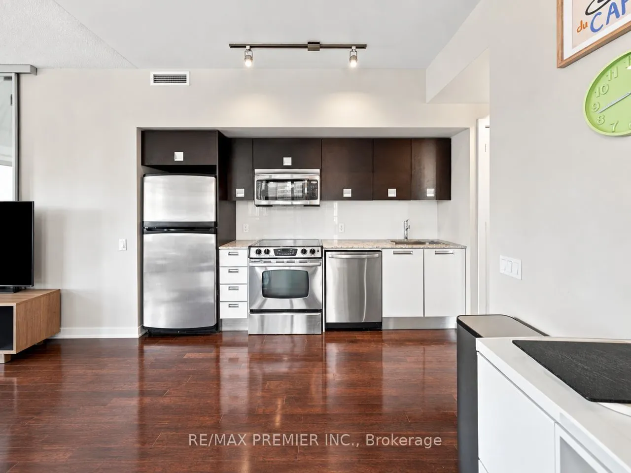 33 Charles Street E #1405