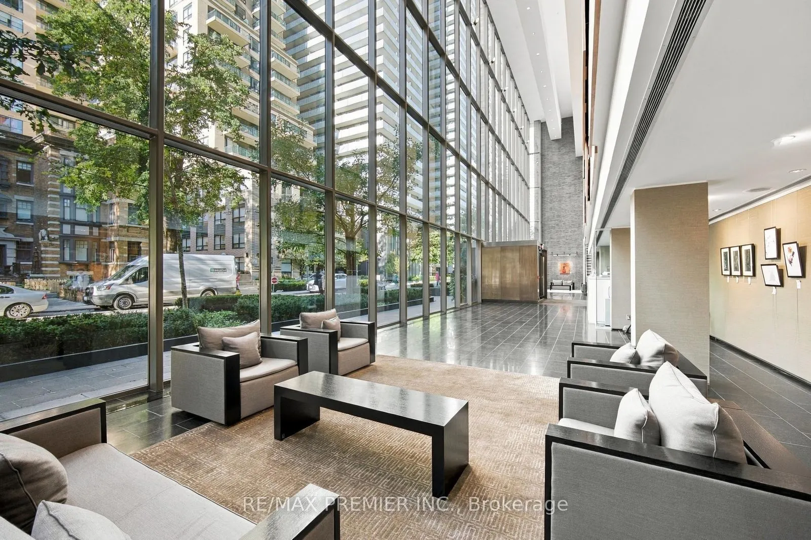 33 Charles Street E #1405