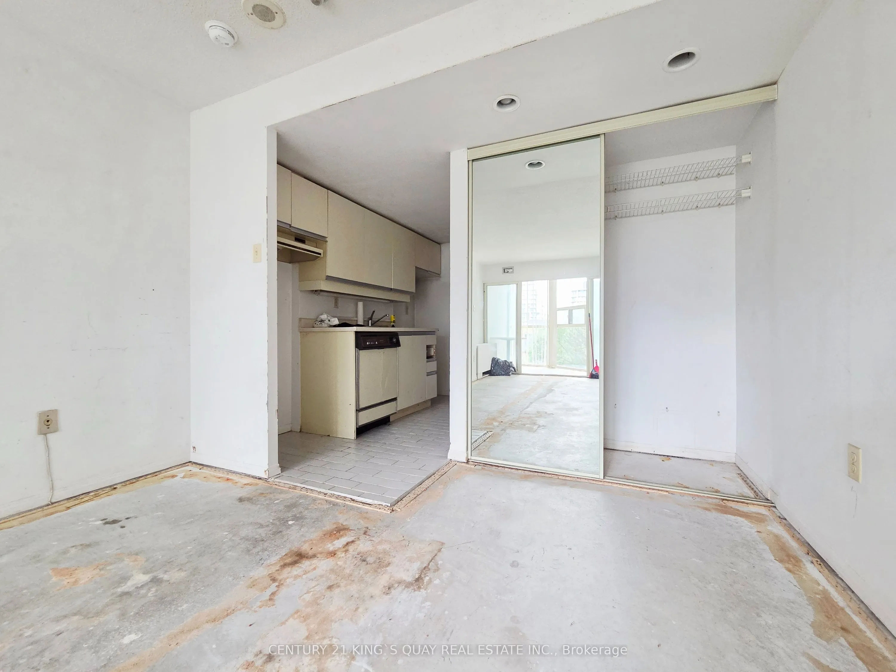 705 King Street W #409