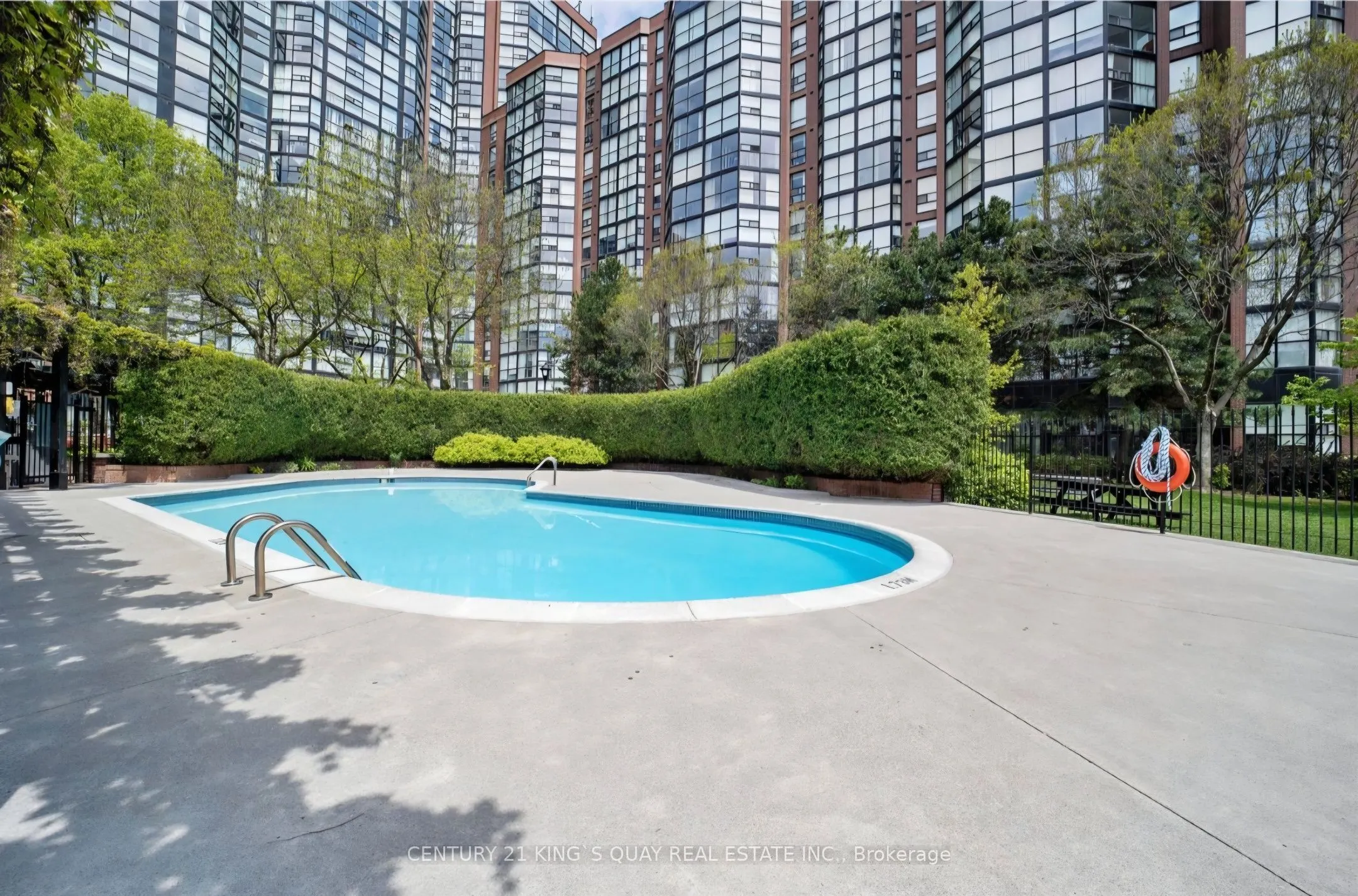 705 King Street W #409