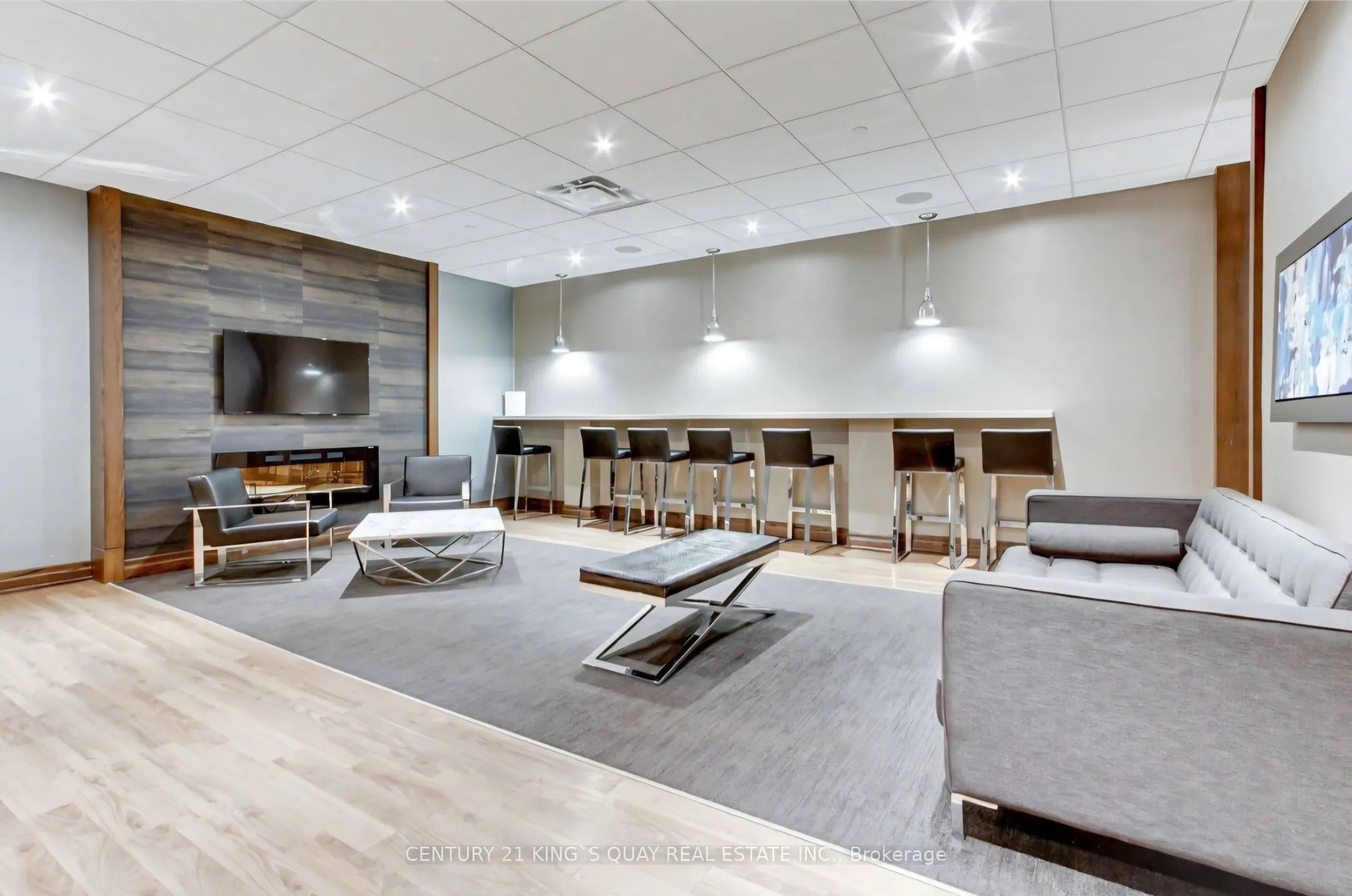 705 King Street W #409