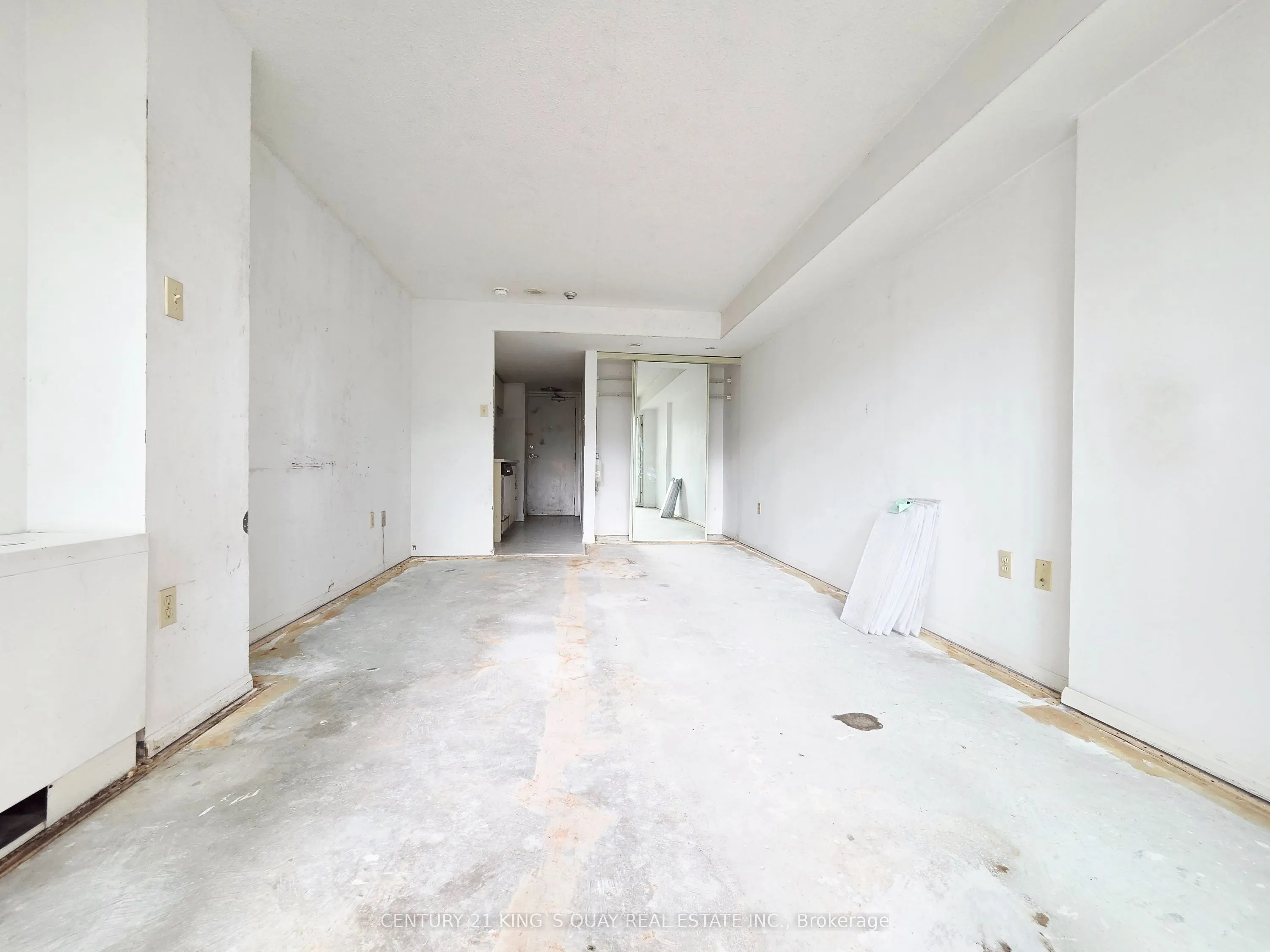 705 King Street W #409