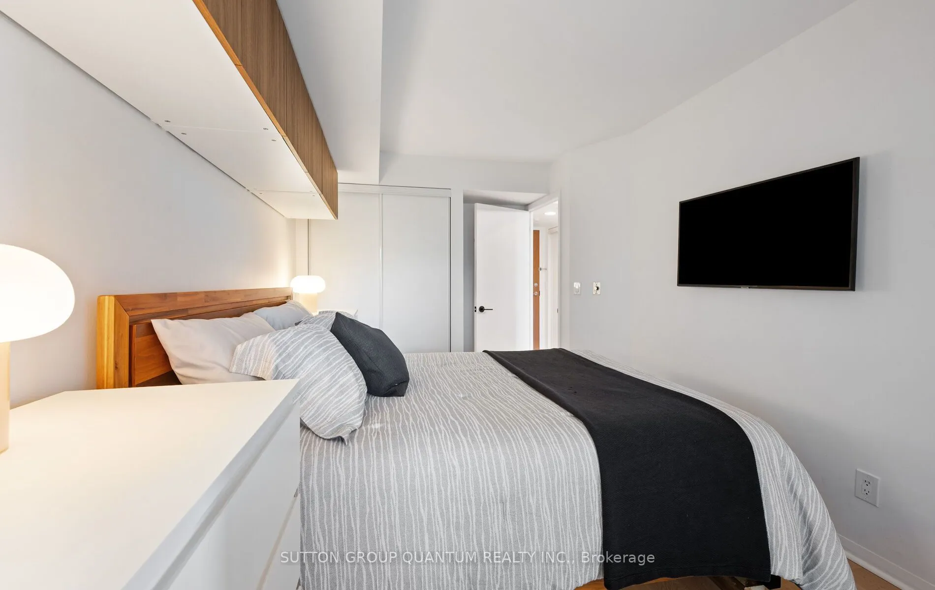 219 Fort York Boulevard #1110