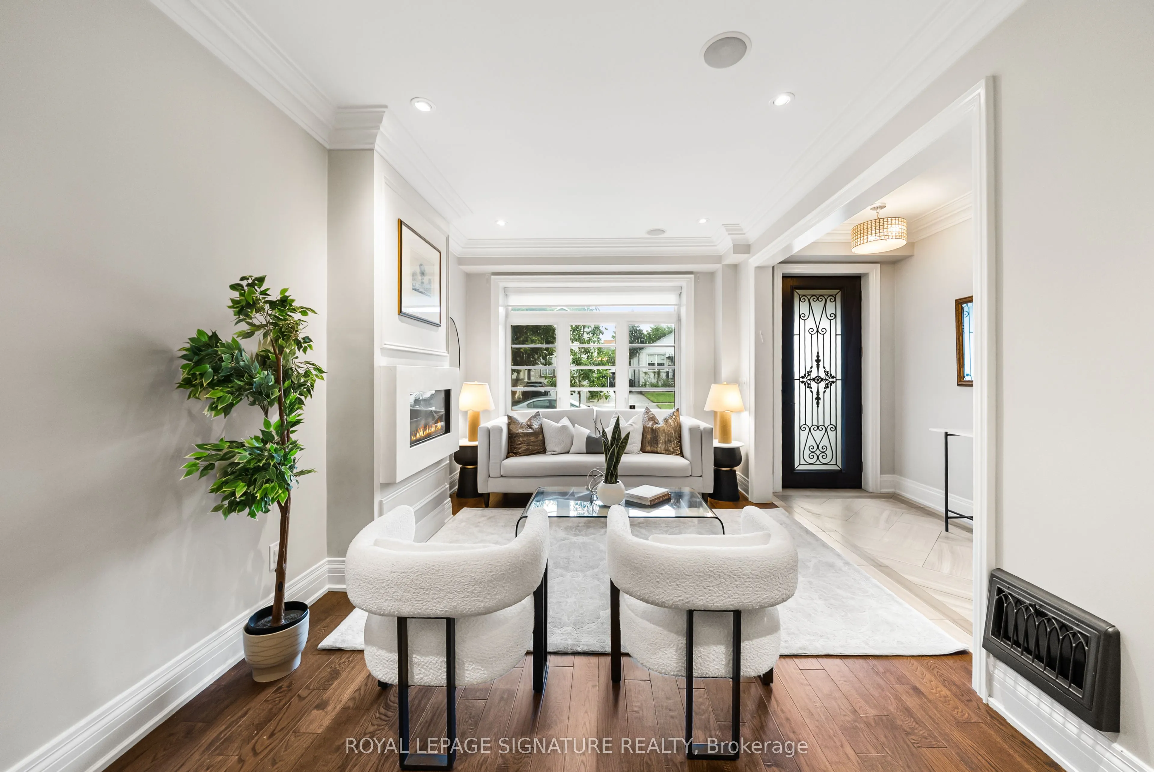 39 Regina Avenue