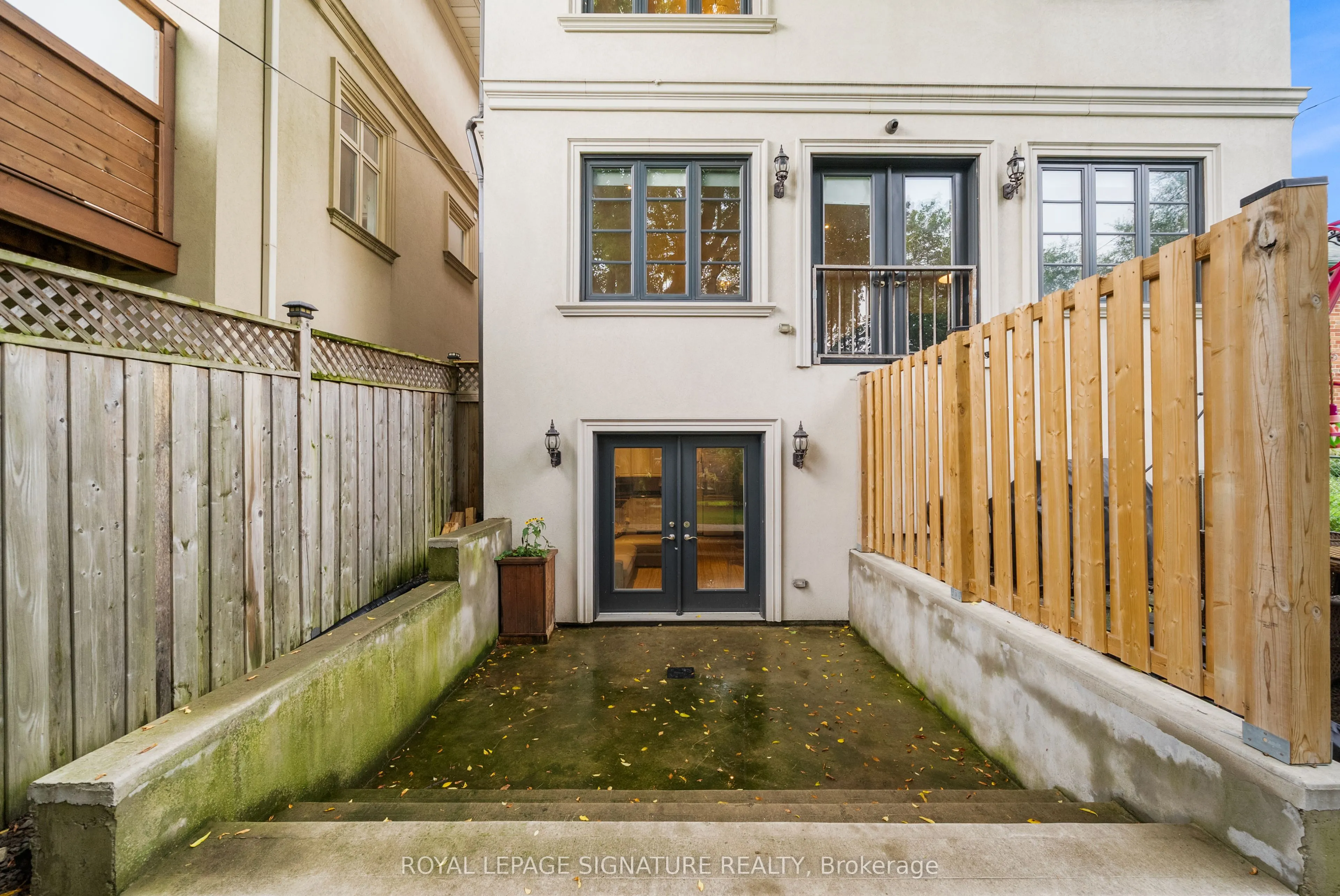 39 Regina Avenue
