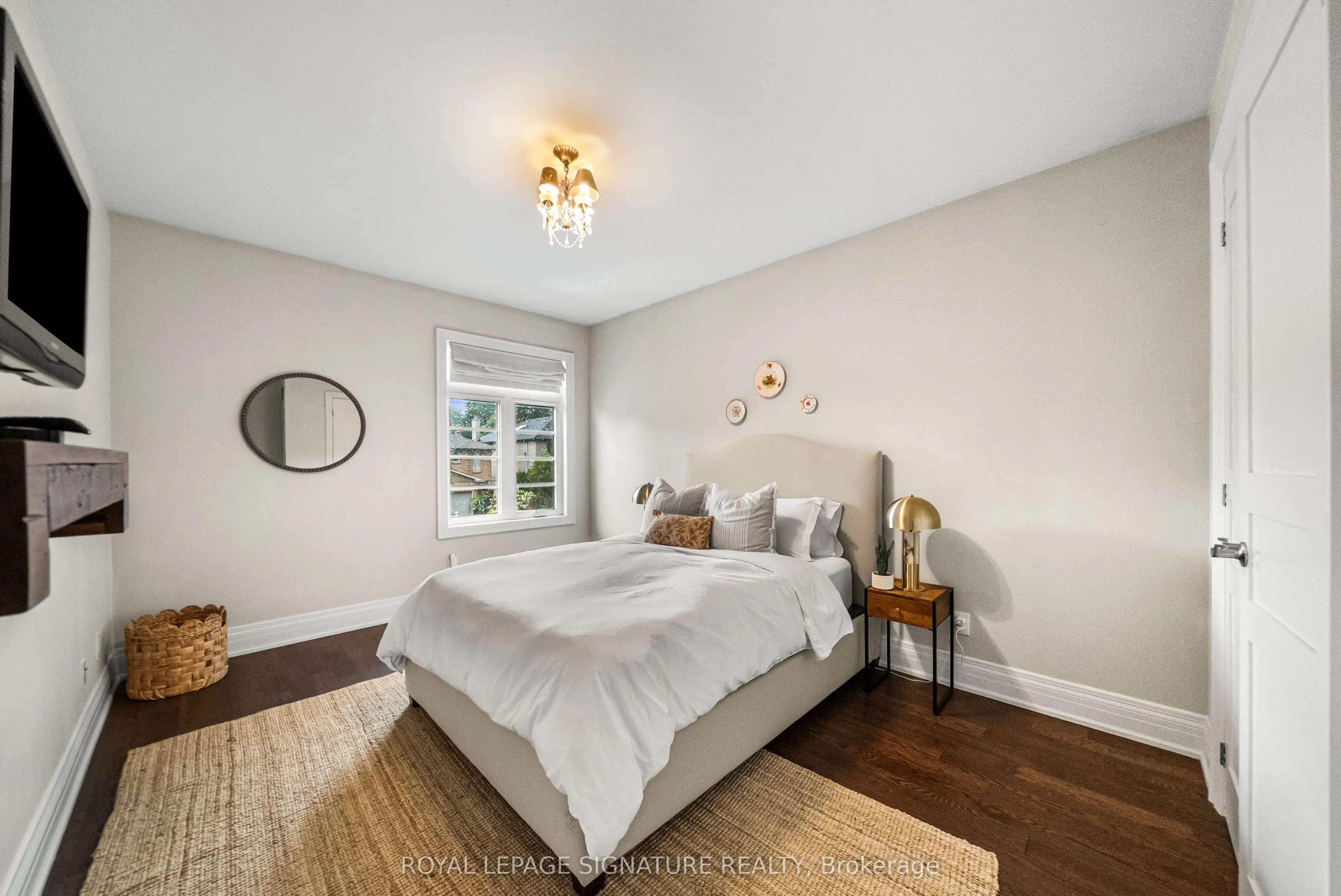 39 Regina Avenue