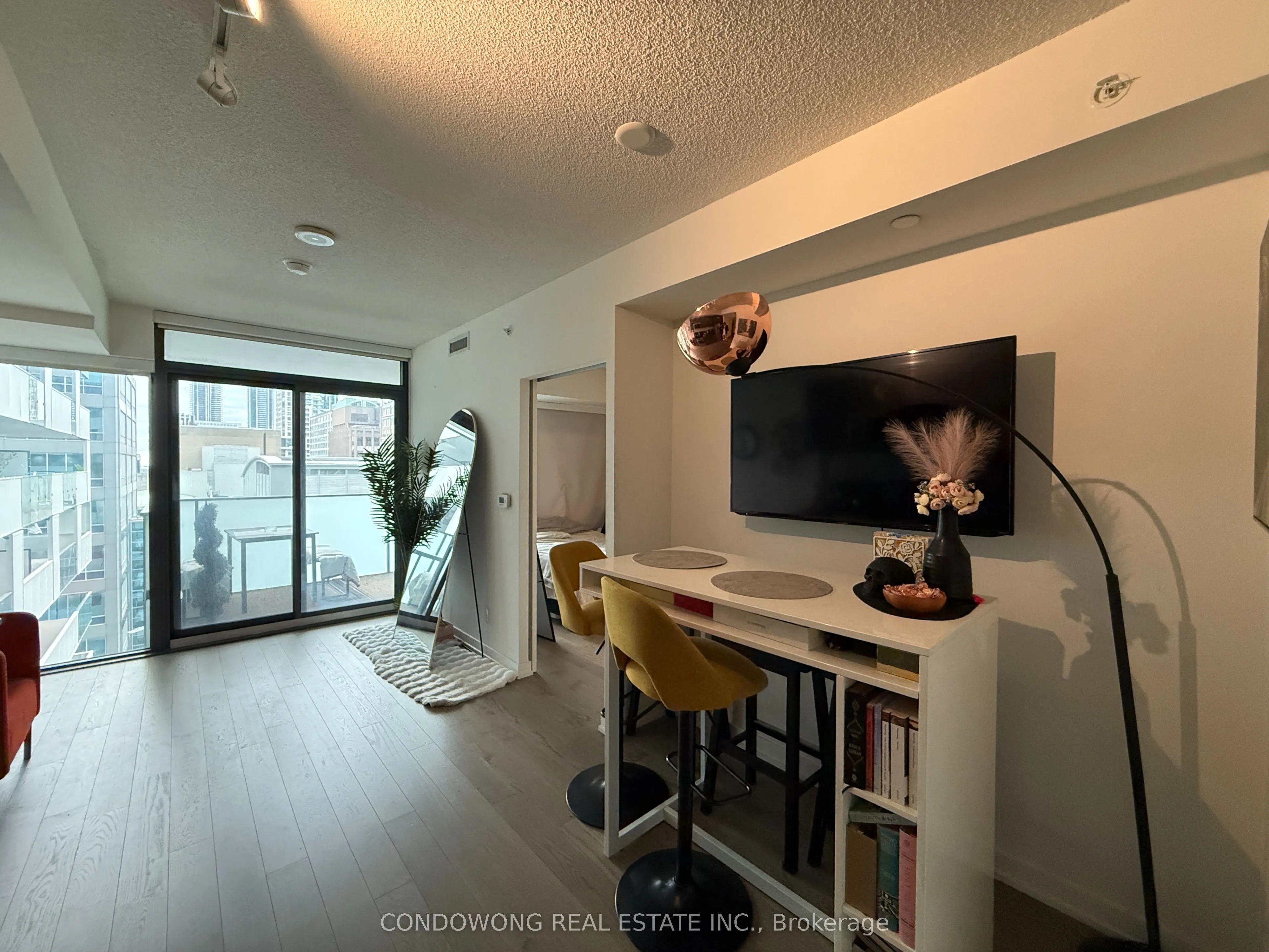 25 Richmond Street E #1608