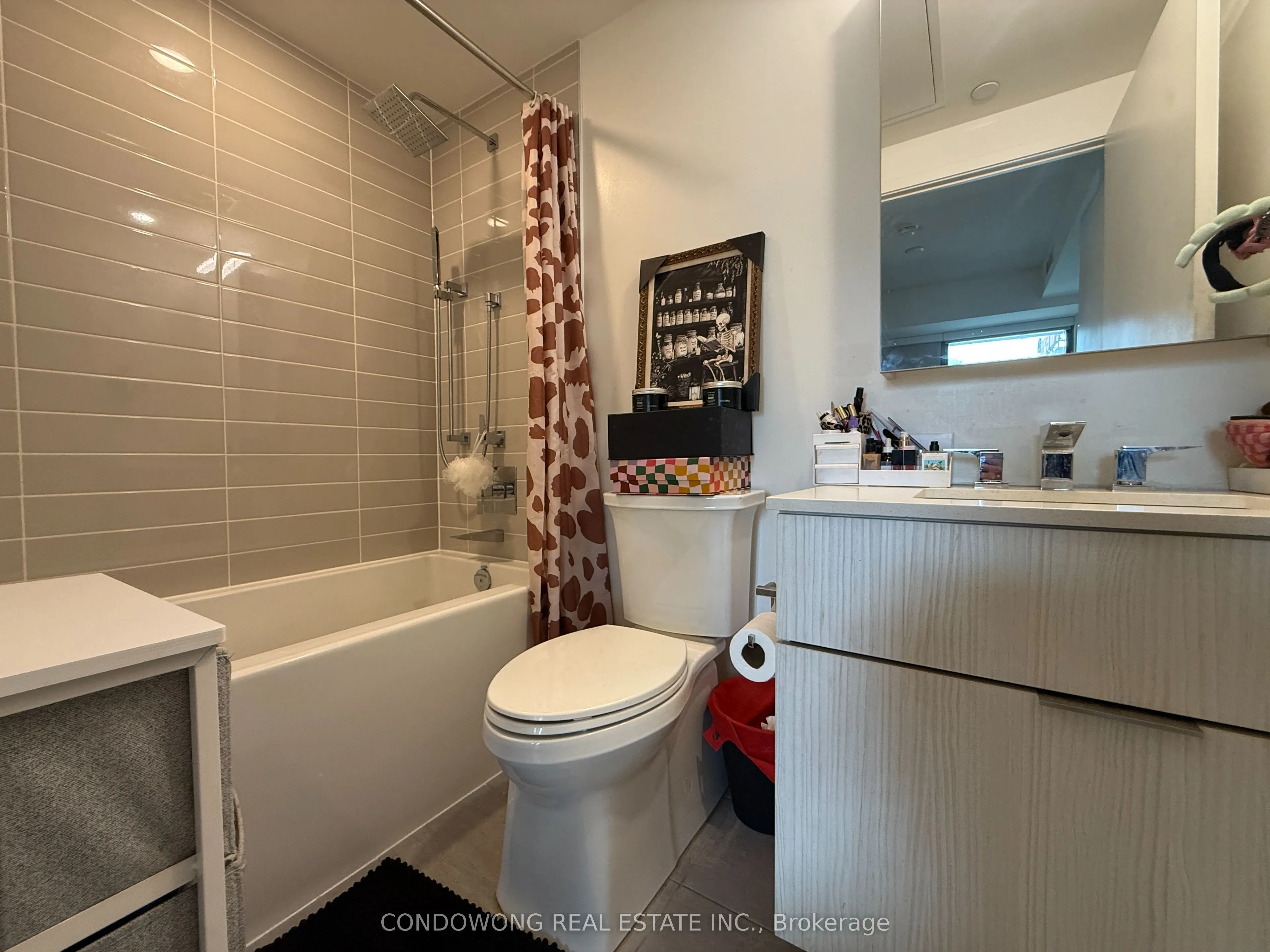 25 Richmond Street E #1608