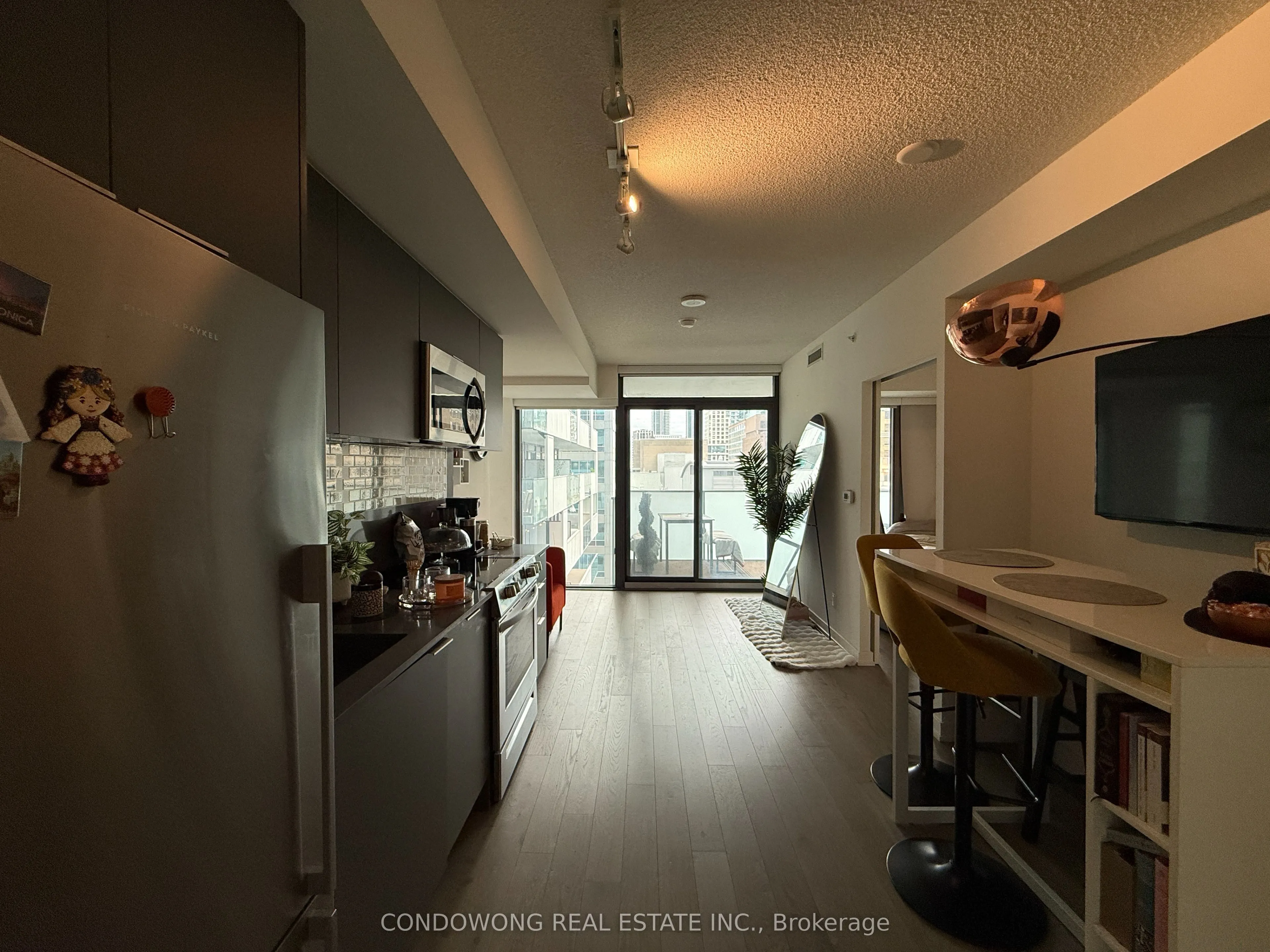 25 Richmond Street E #1608
