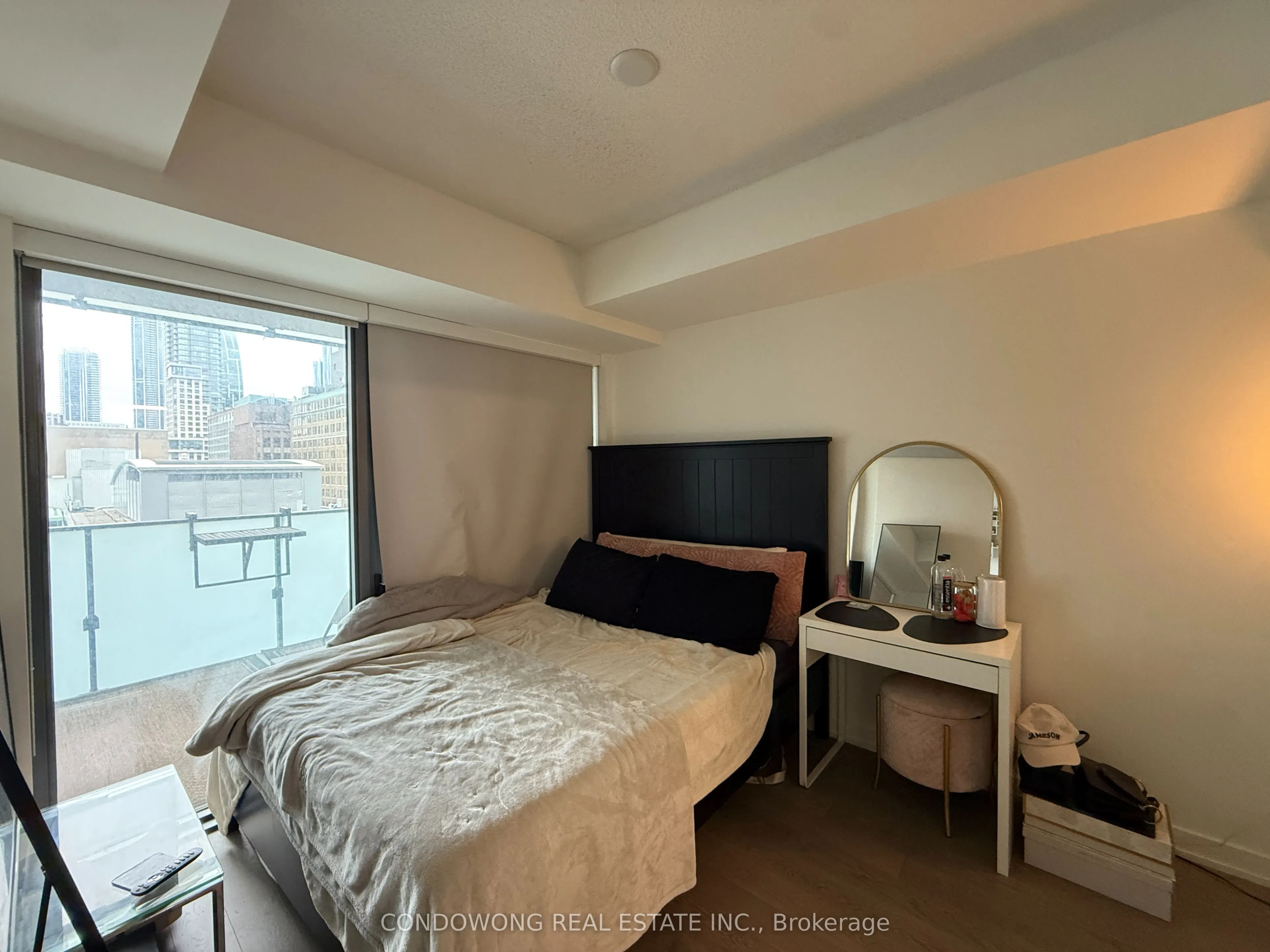 25 Richmond Street E #1608