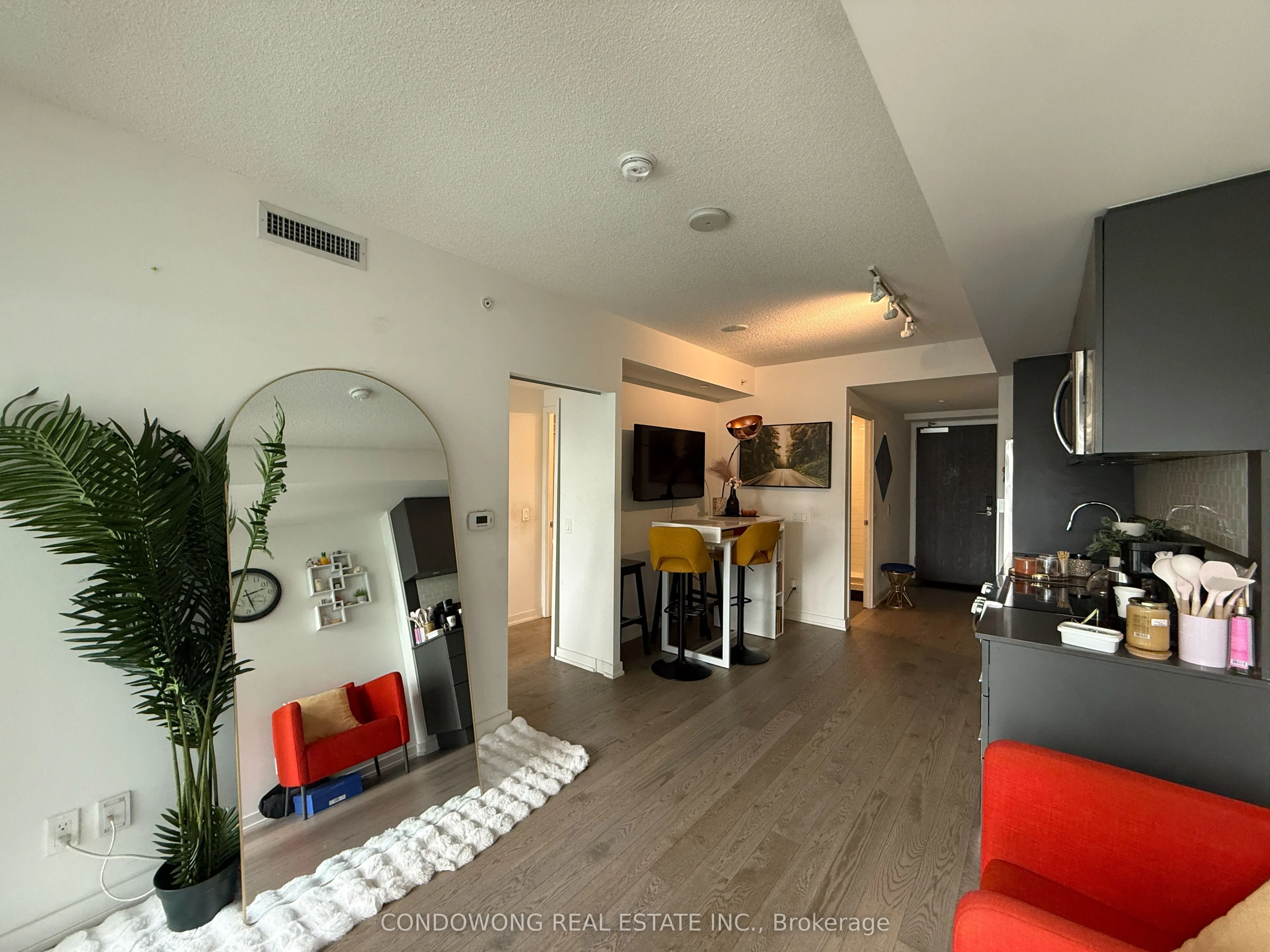 25 Richmond Street E #1608