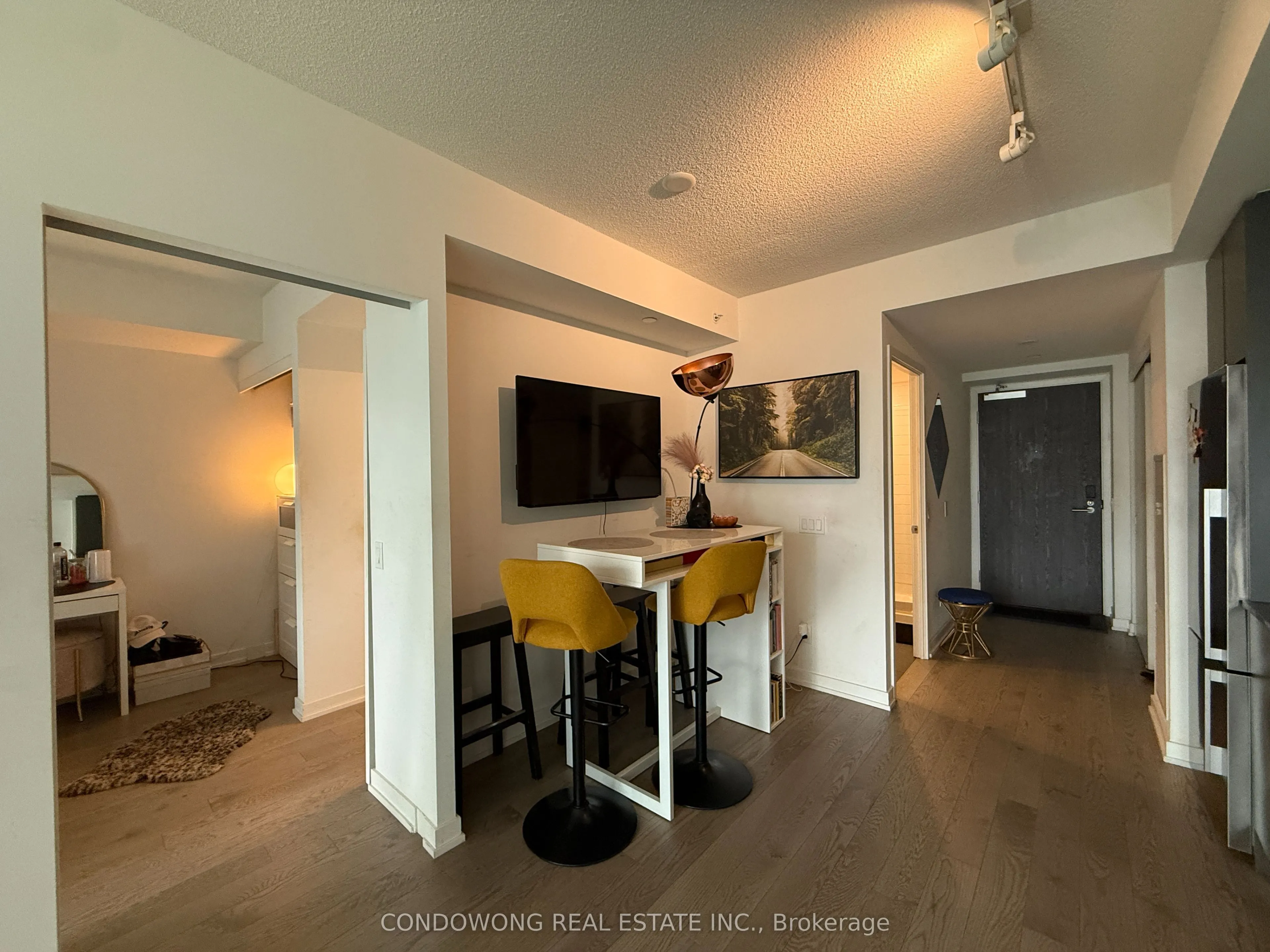 25 Richmond Street E #1608