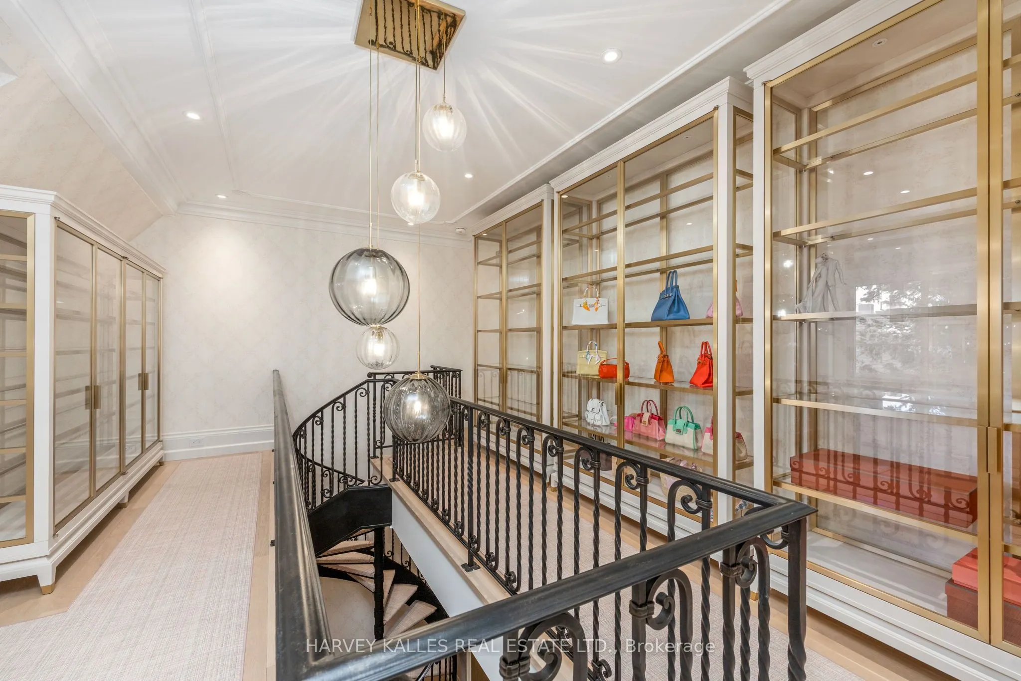 221 Forest Hill Road