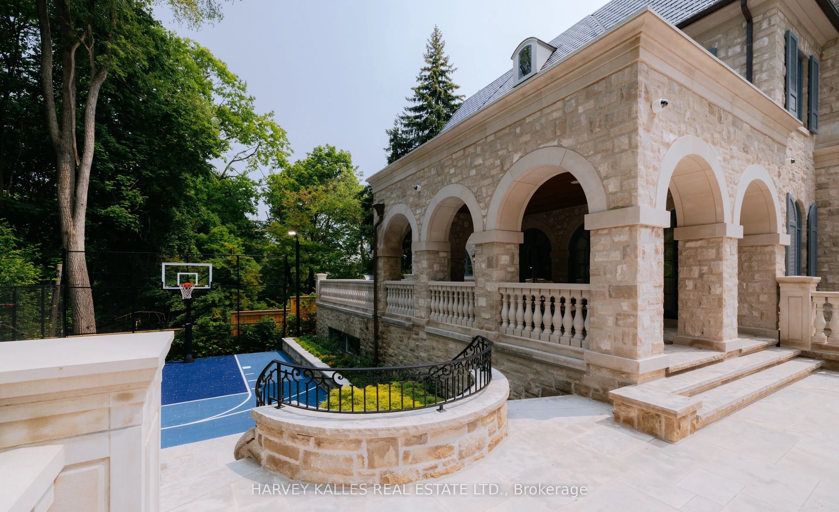 221 Forest Hill Road
