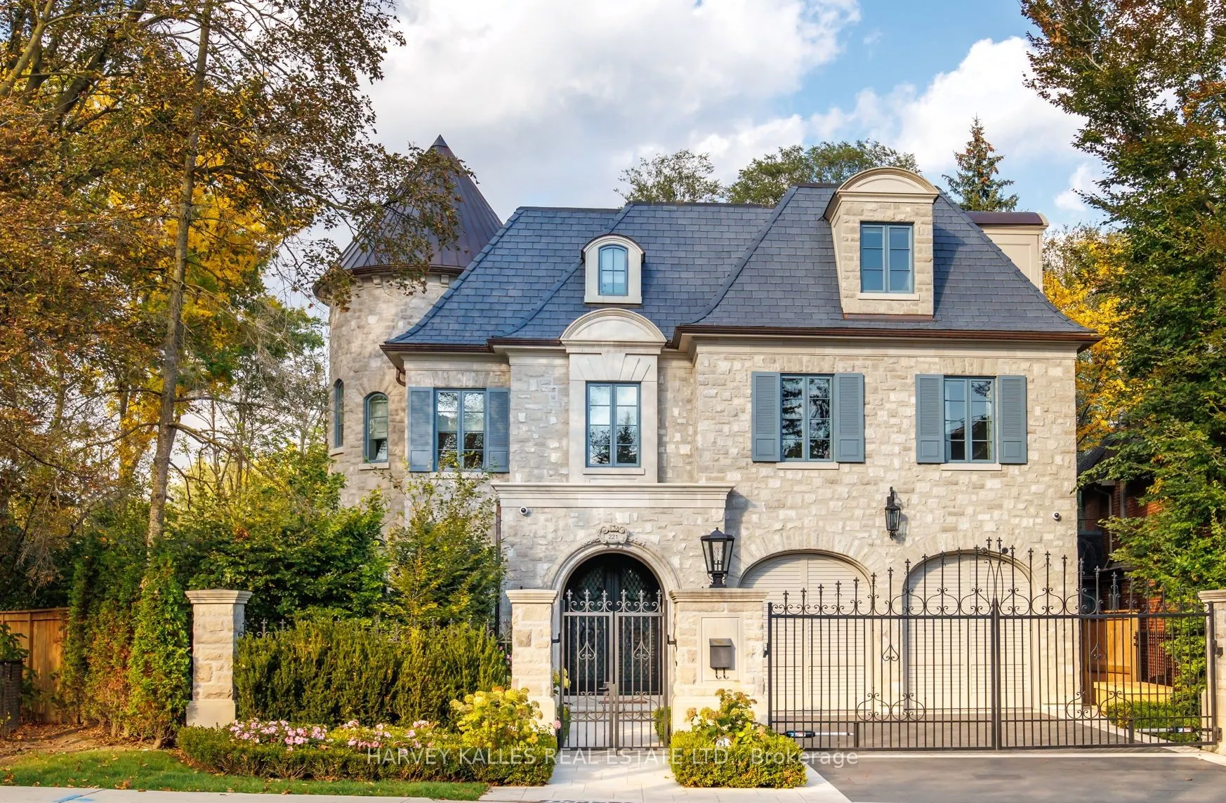 221 Forest Hill Road