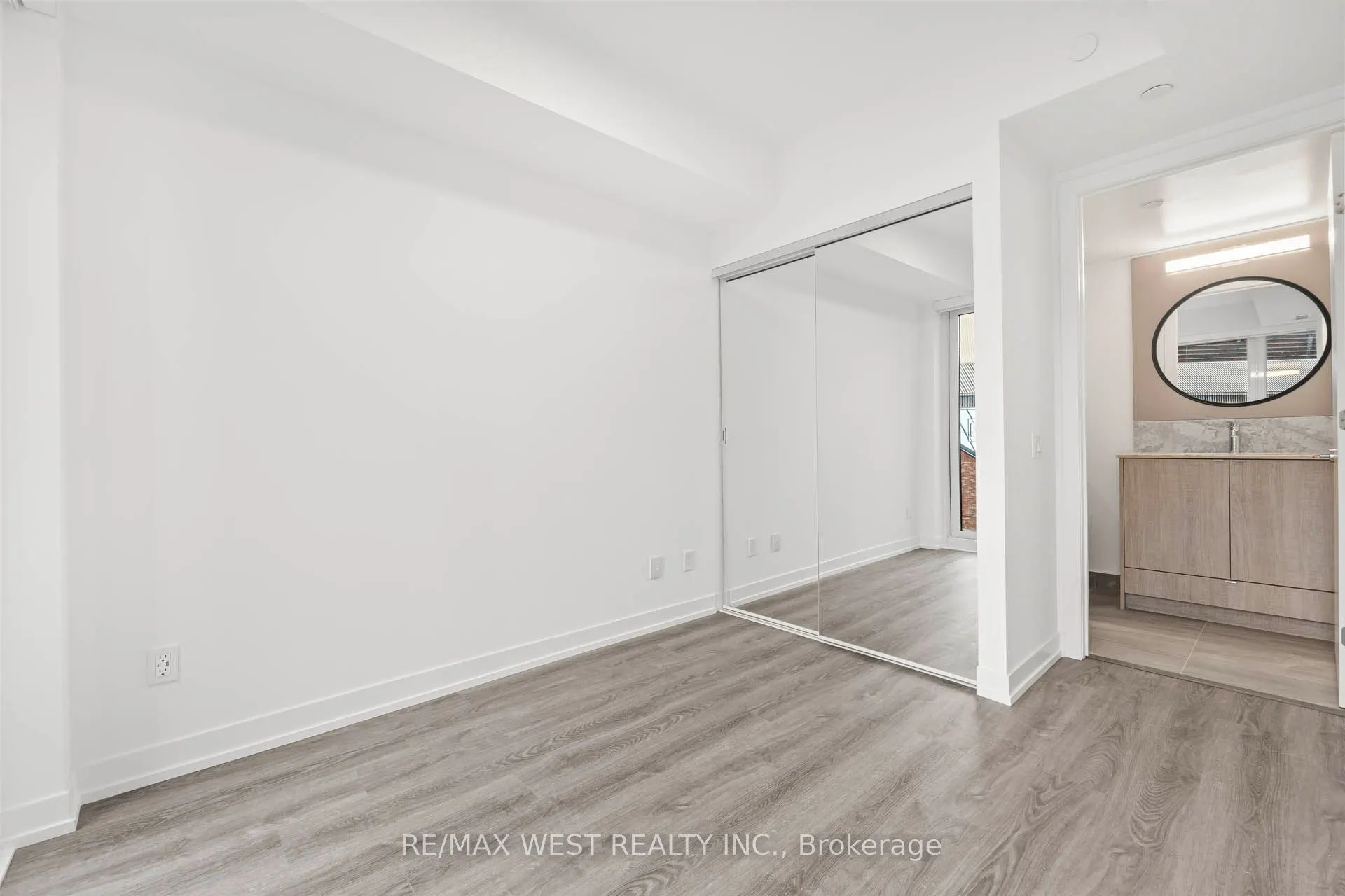 771 Yonge Street #906