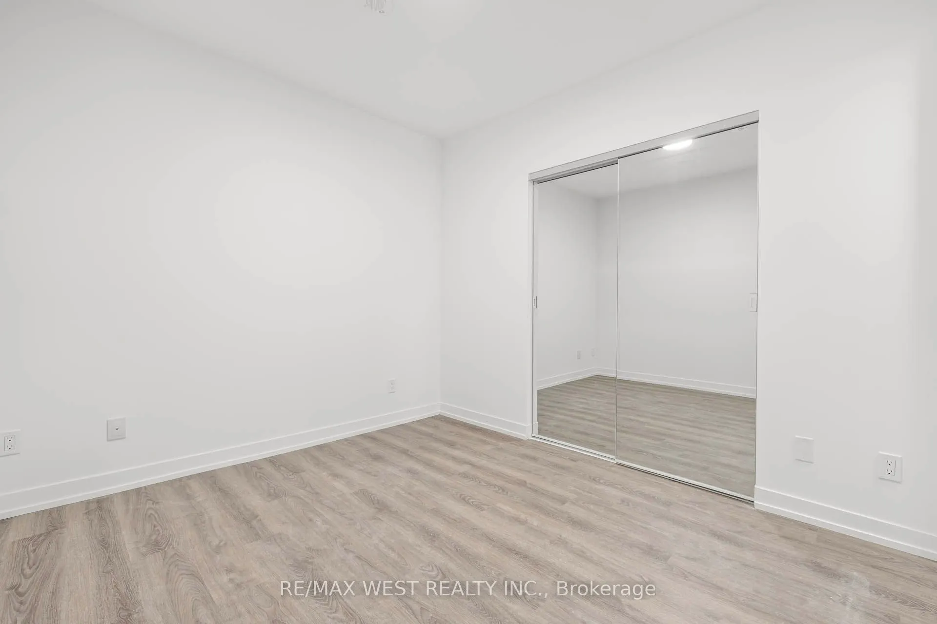 771 Yonge Street #906