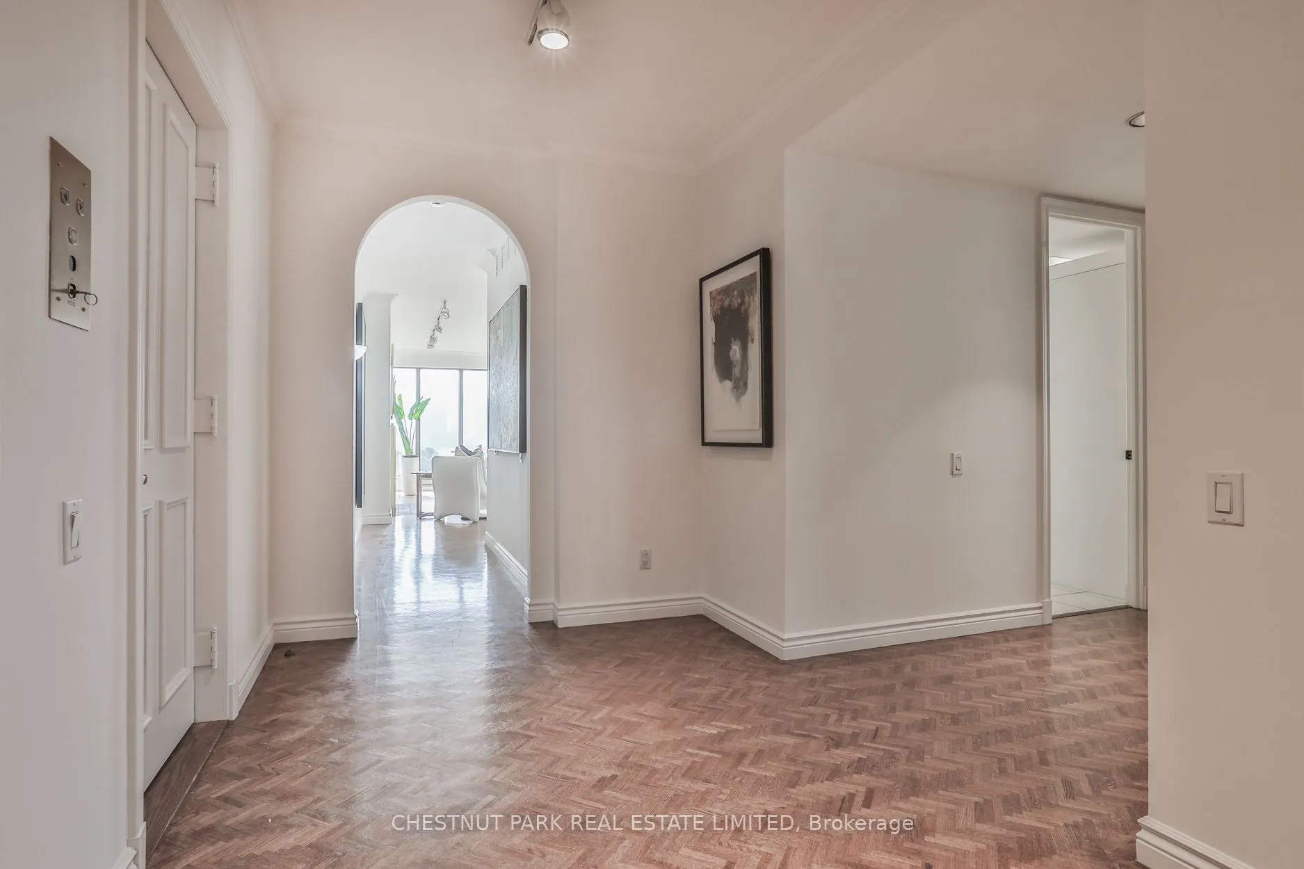 70 Rosehill Avenue #805