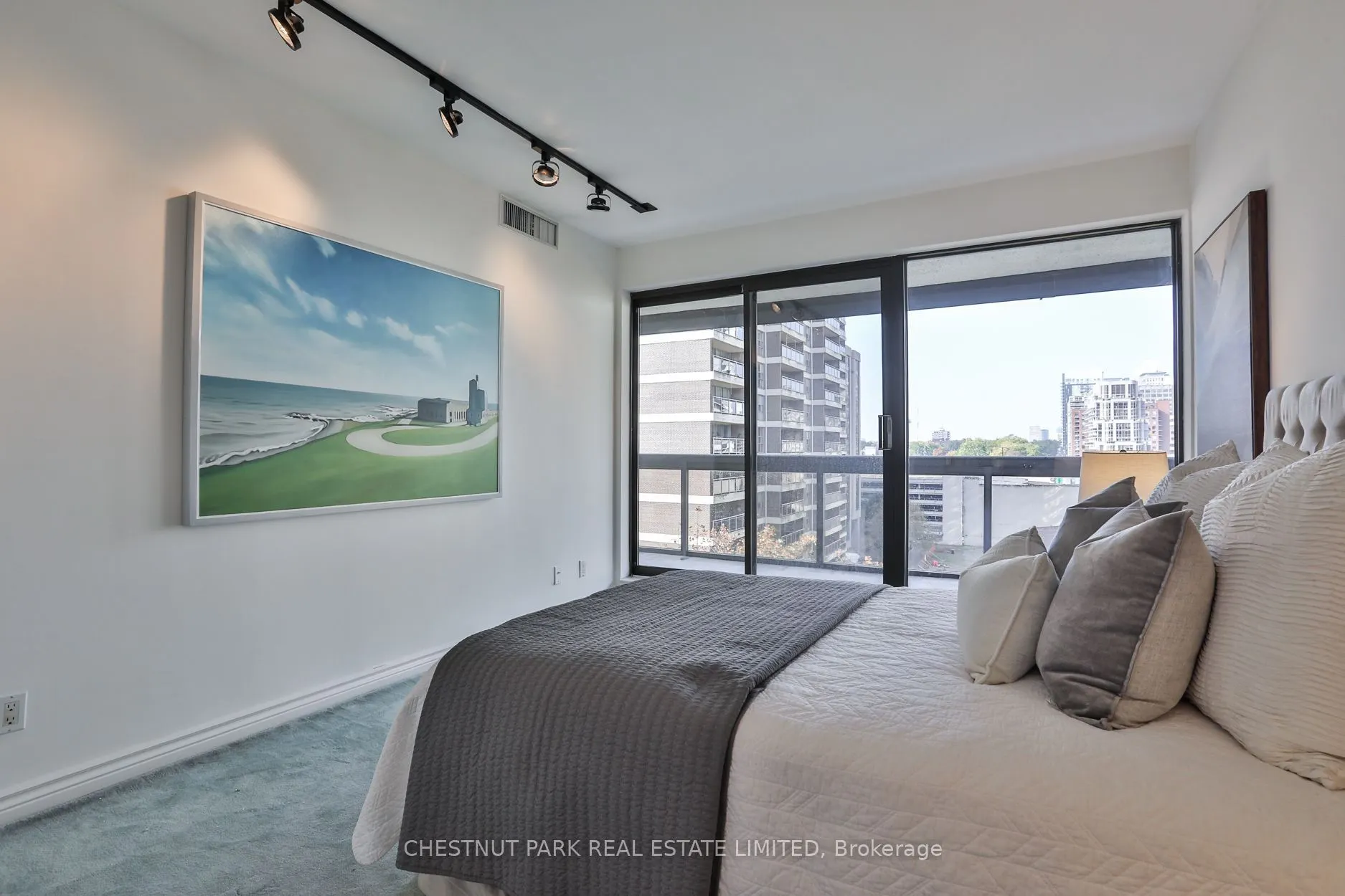 70 Rosehill Avenue #805