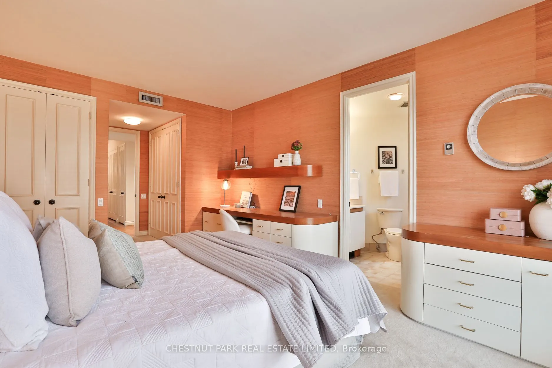 70 Rosehill Avenue #805