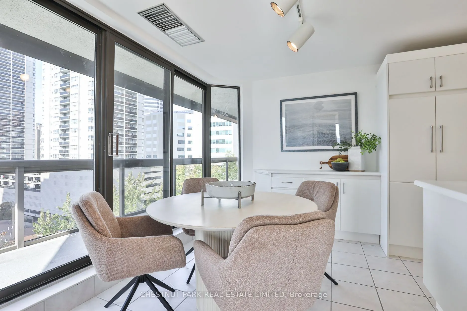 70 Rosehill Avenue #805