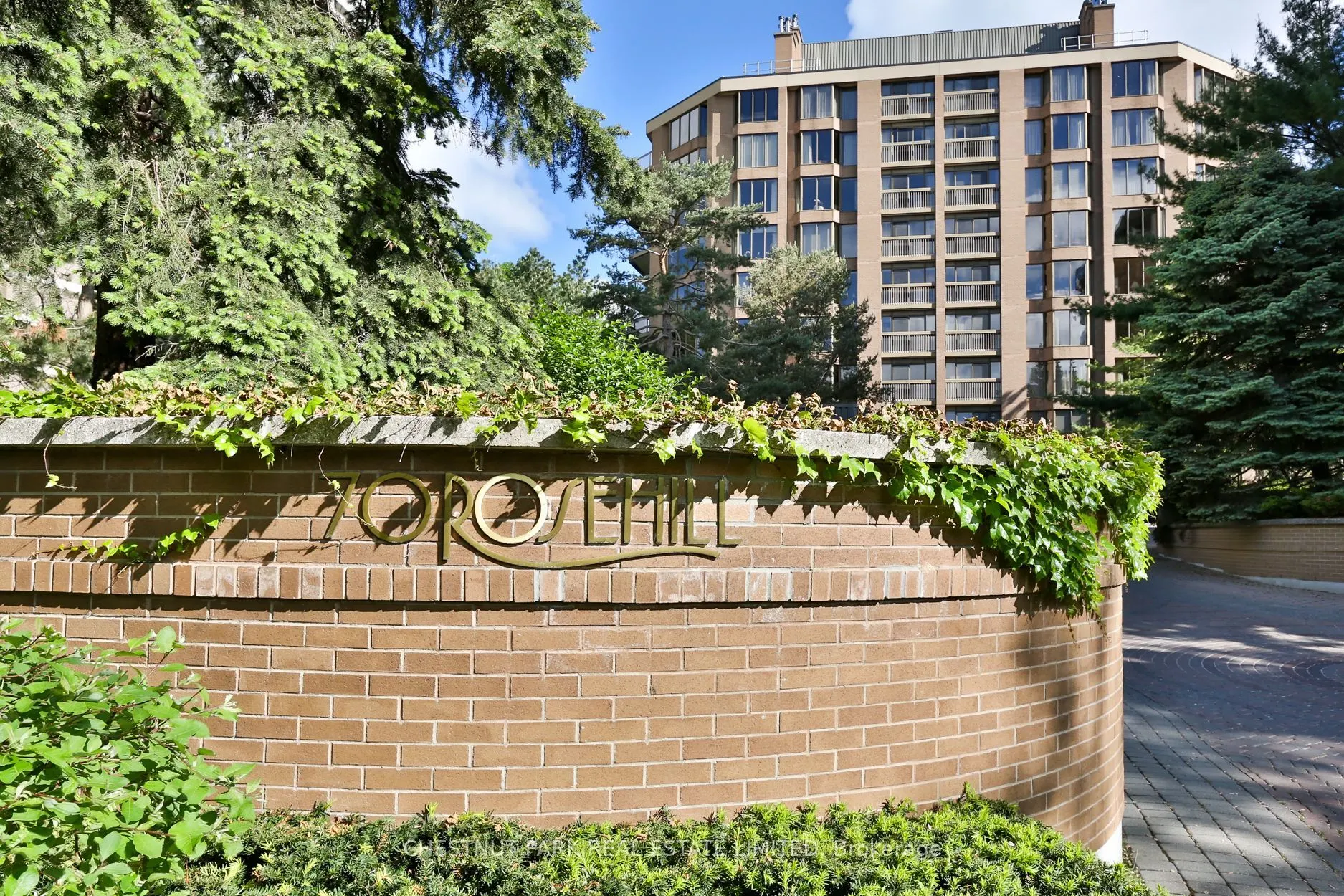 70 Rosehill Avenue #805
