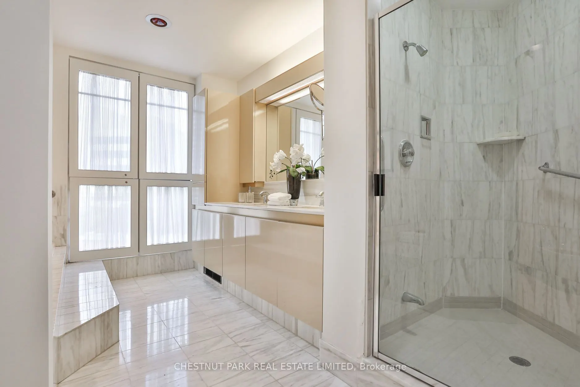 70 Rosehill Avenue #805
