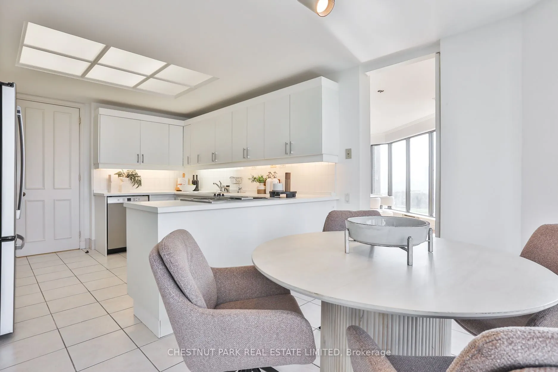 70 Rosehill Avenue #805
