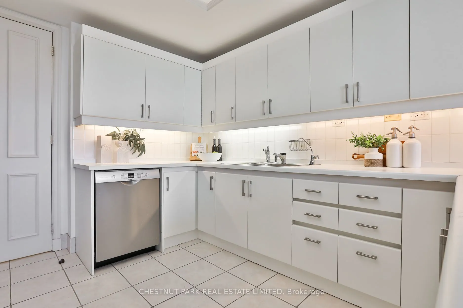 70 Rosehill Avenue #805