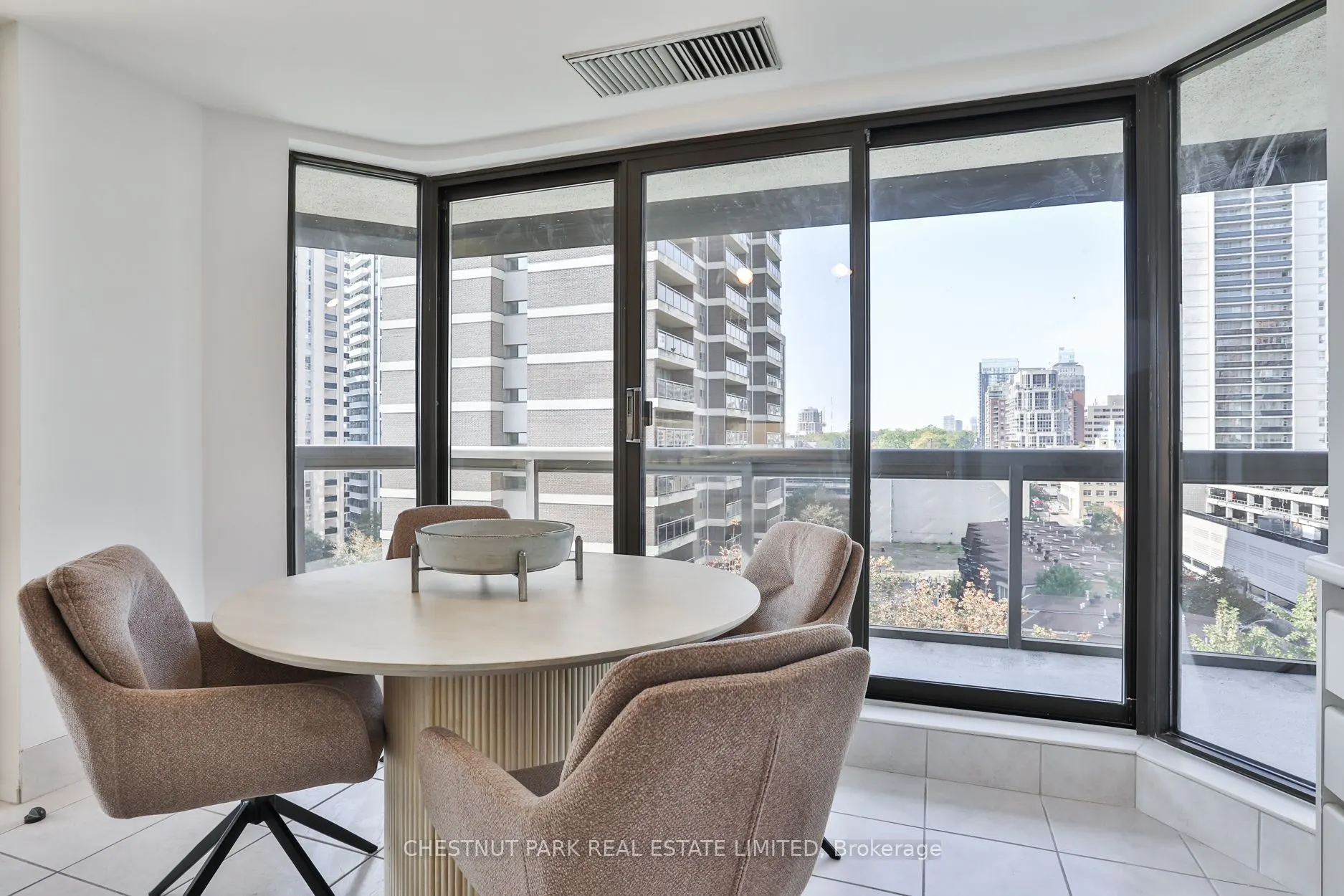 70 Rosehill Avenue #805