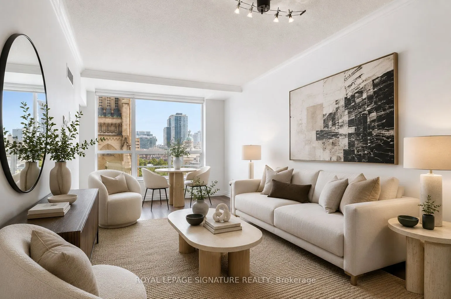 92 King Street E #813
