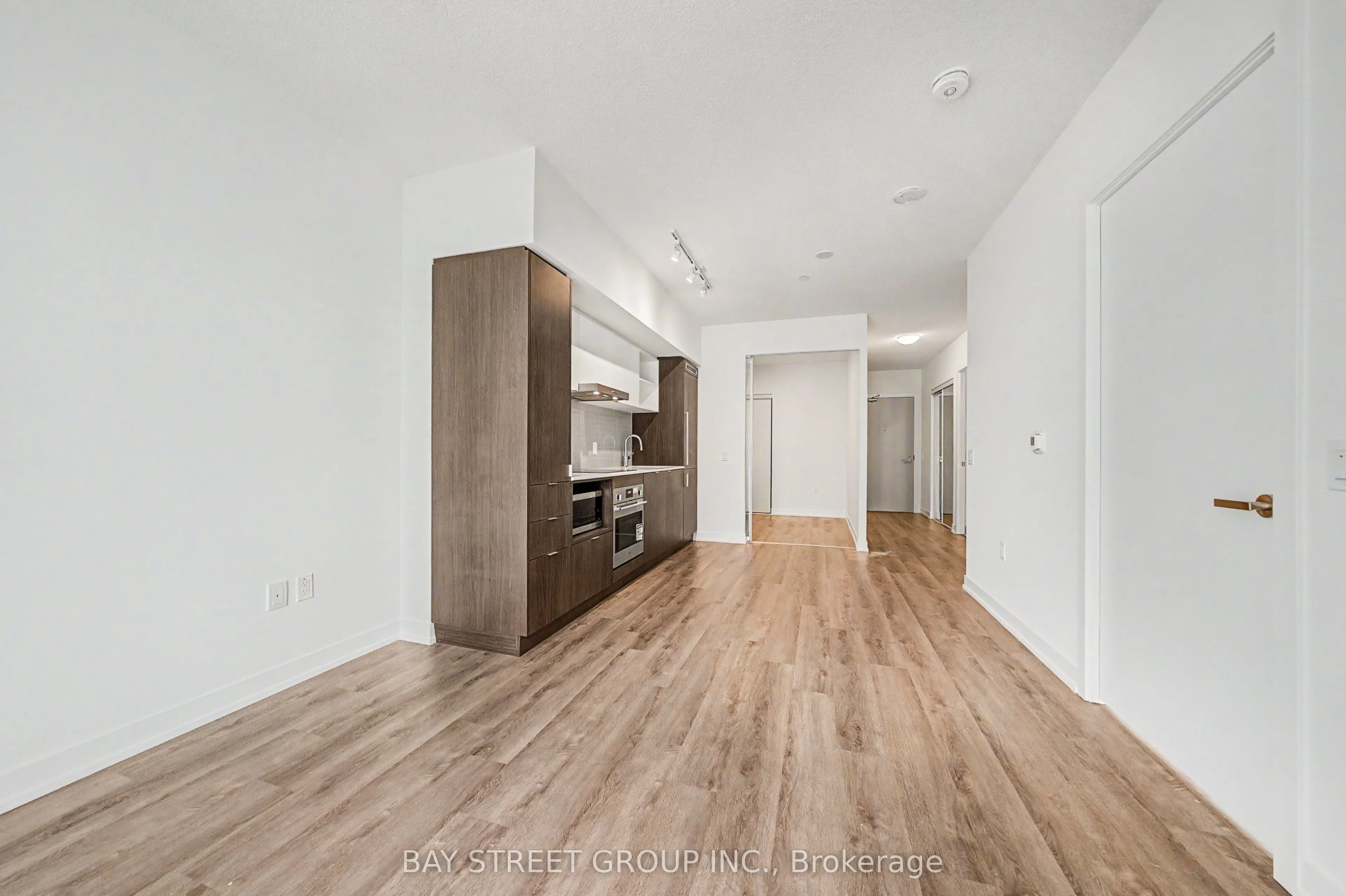 138 Downes Street #806