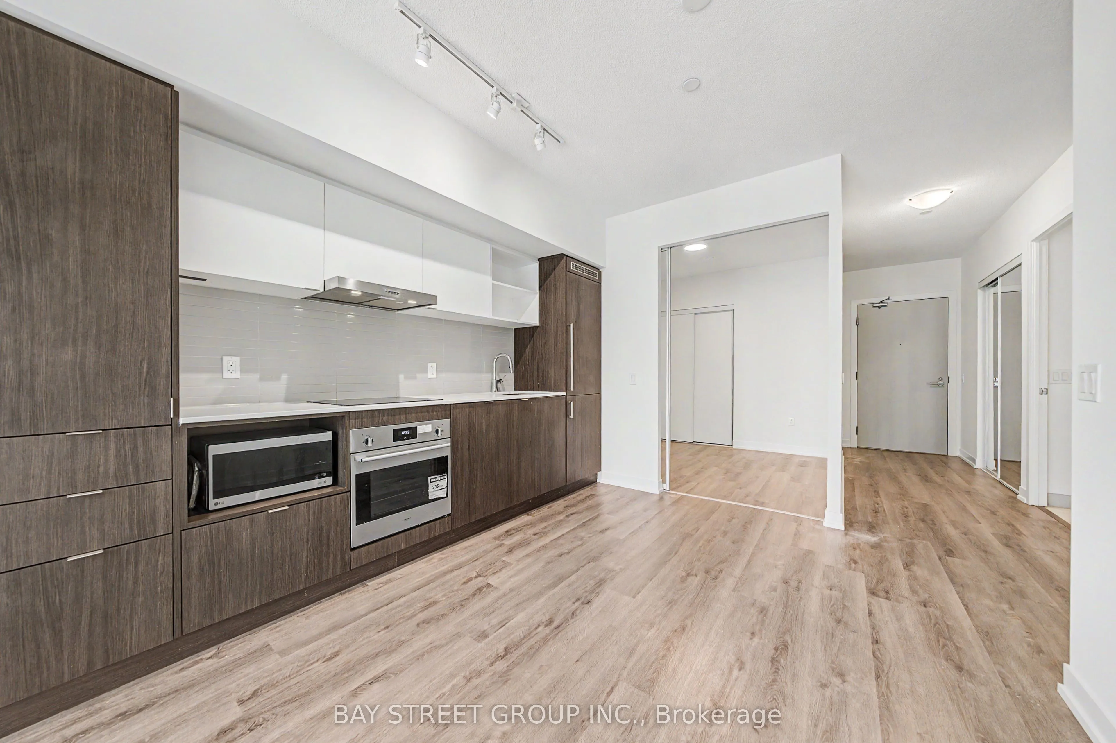 138 Downes Street #806