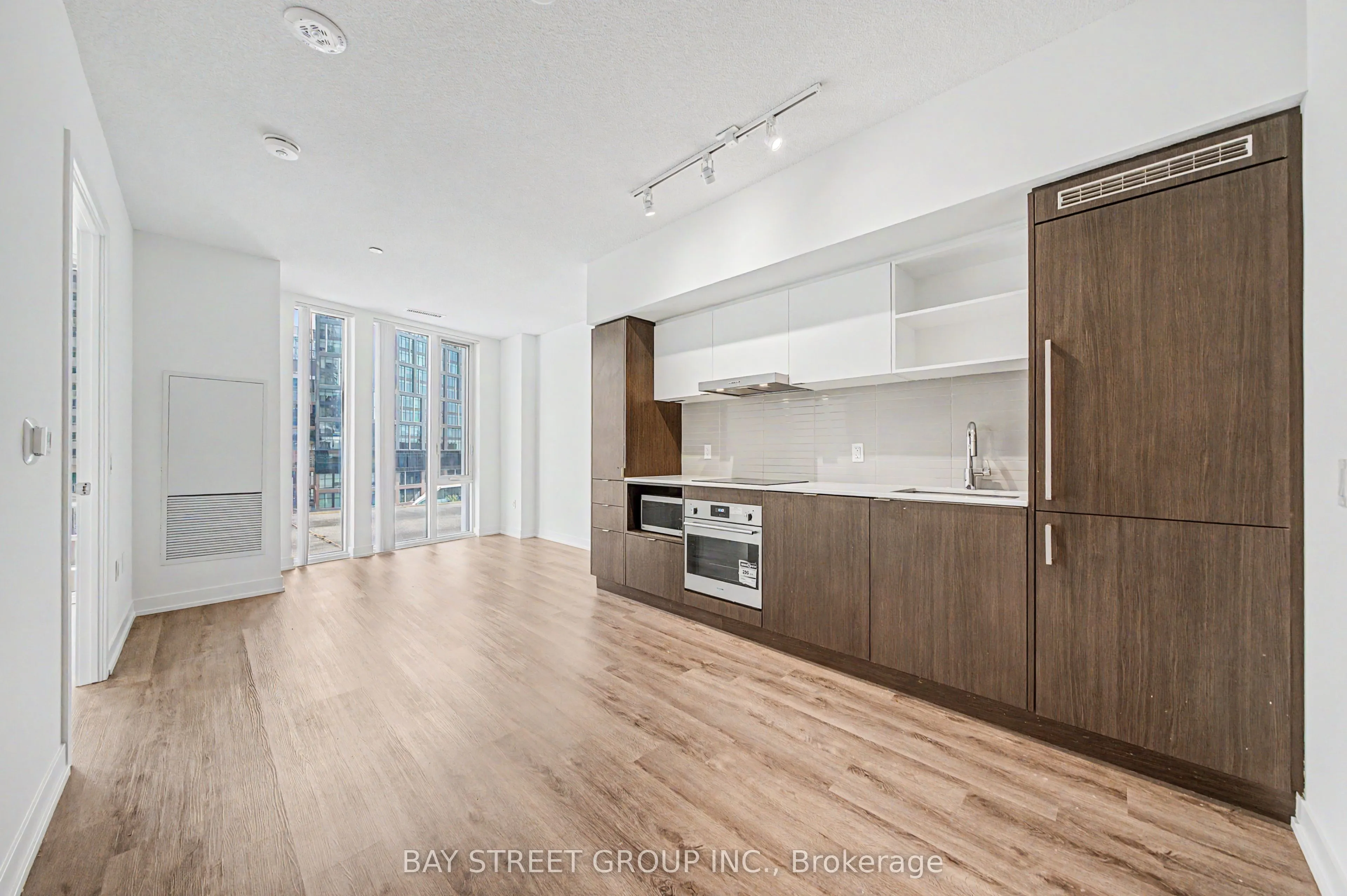 138 Downes Street #806