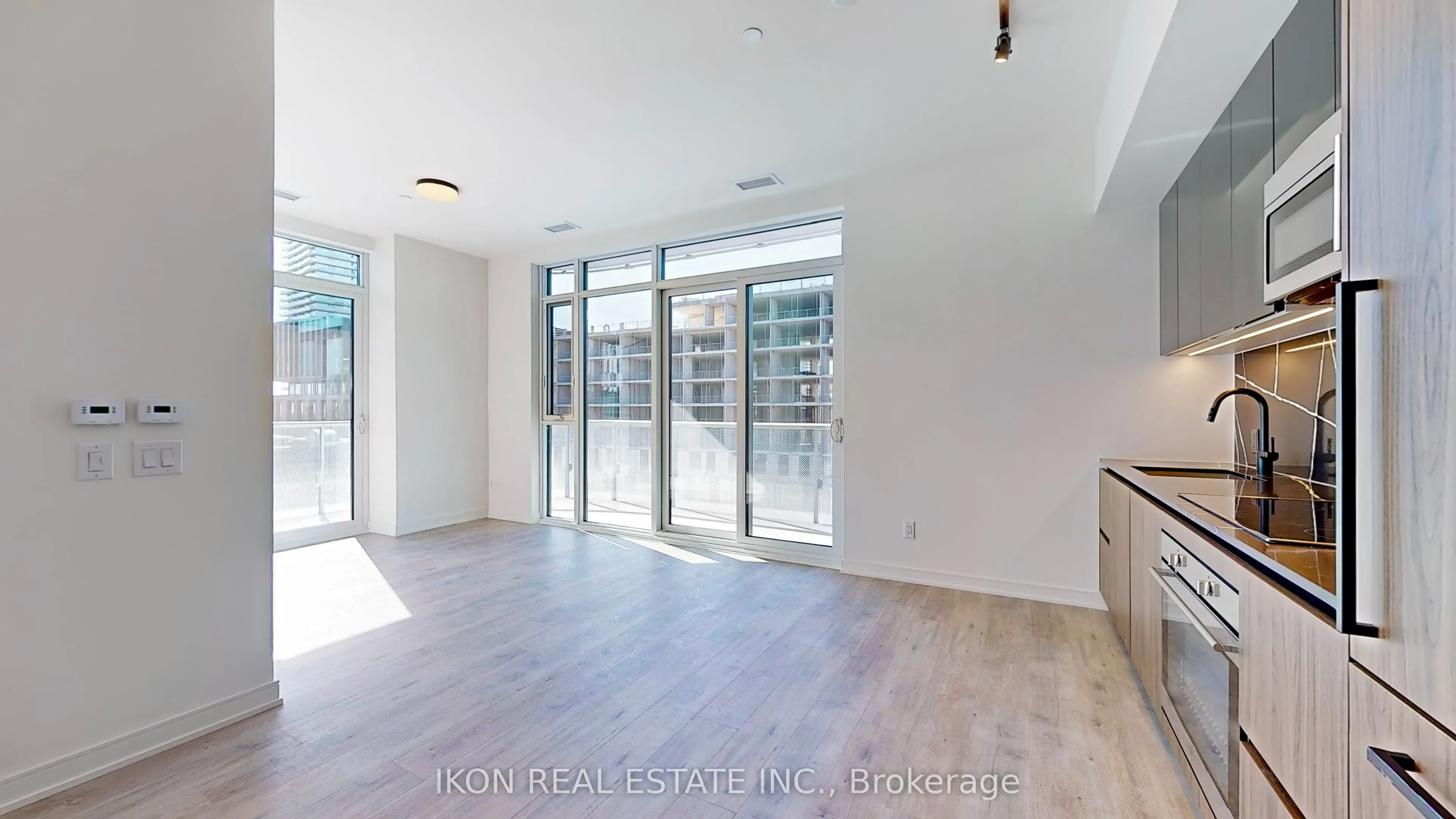 425 Front St East Street #912