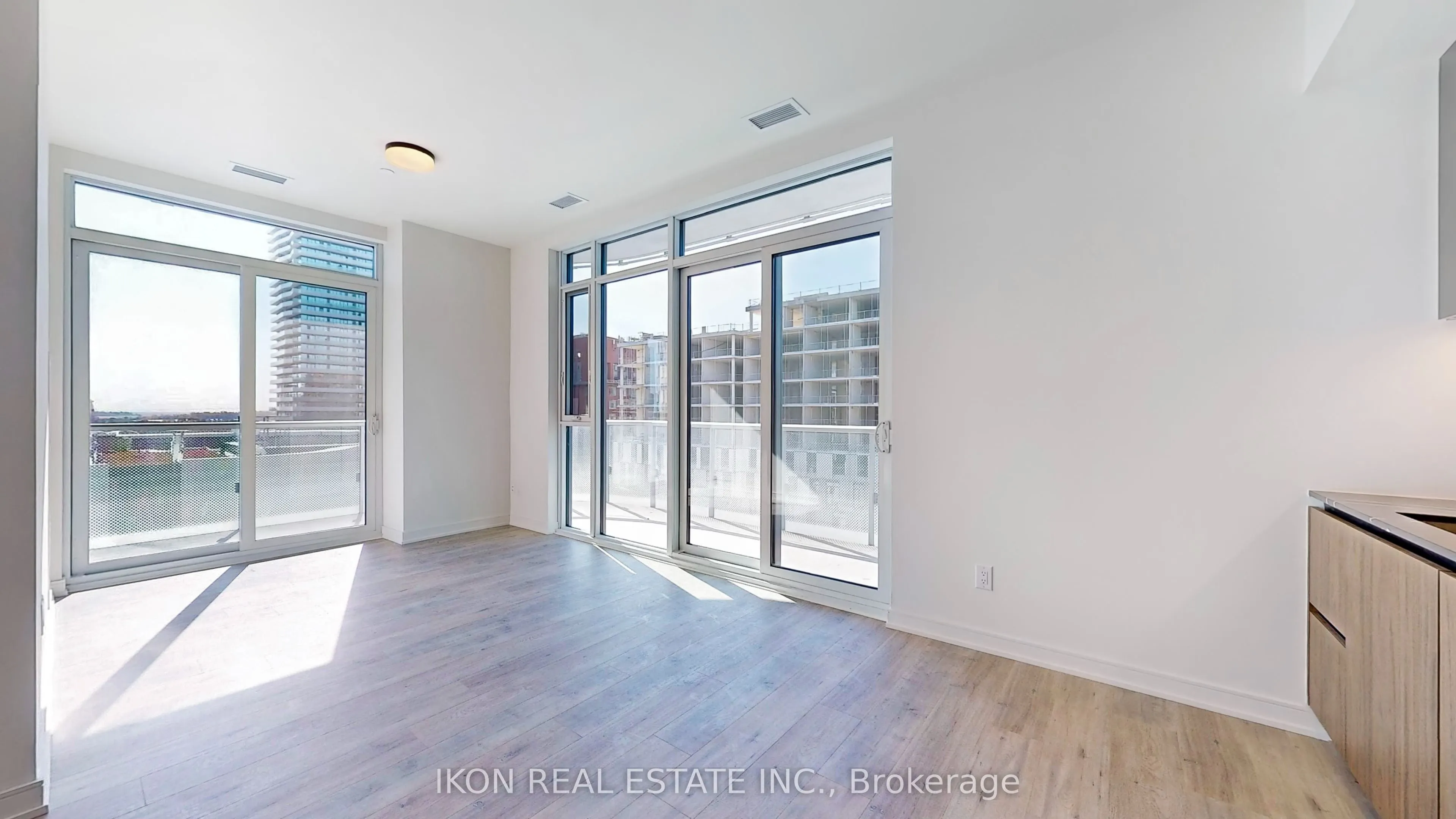 425 Front St East Street #912